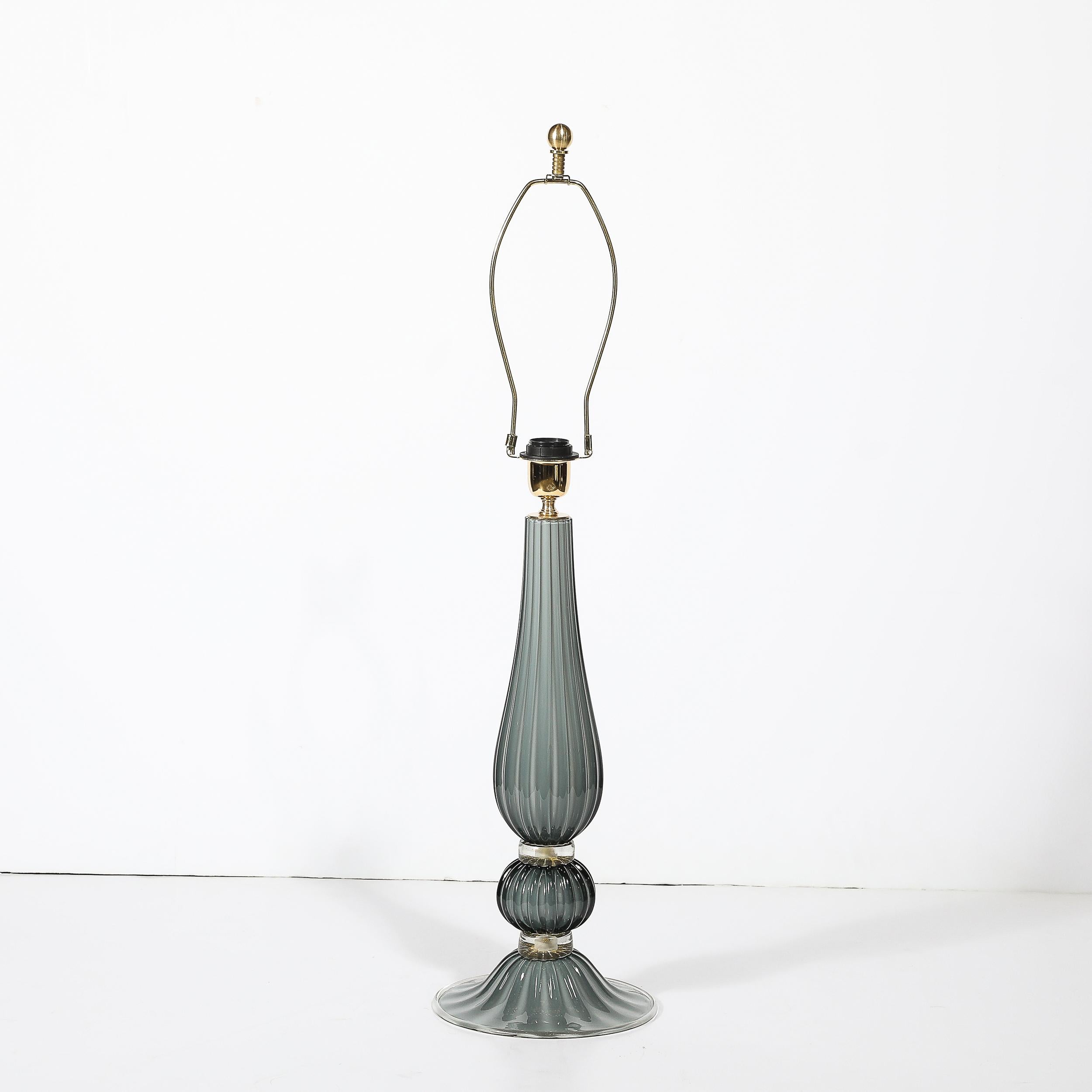 Paar modernistische Murano-Glas-Tischlampen in Flintgrau mit 24-karätigen Goldflecken im Zustand „Neu“ im Angebot in New York, NY