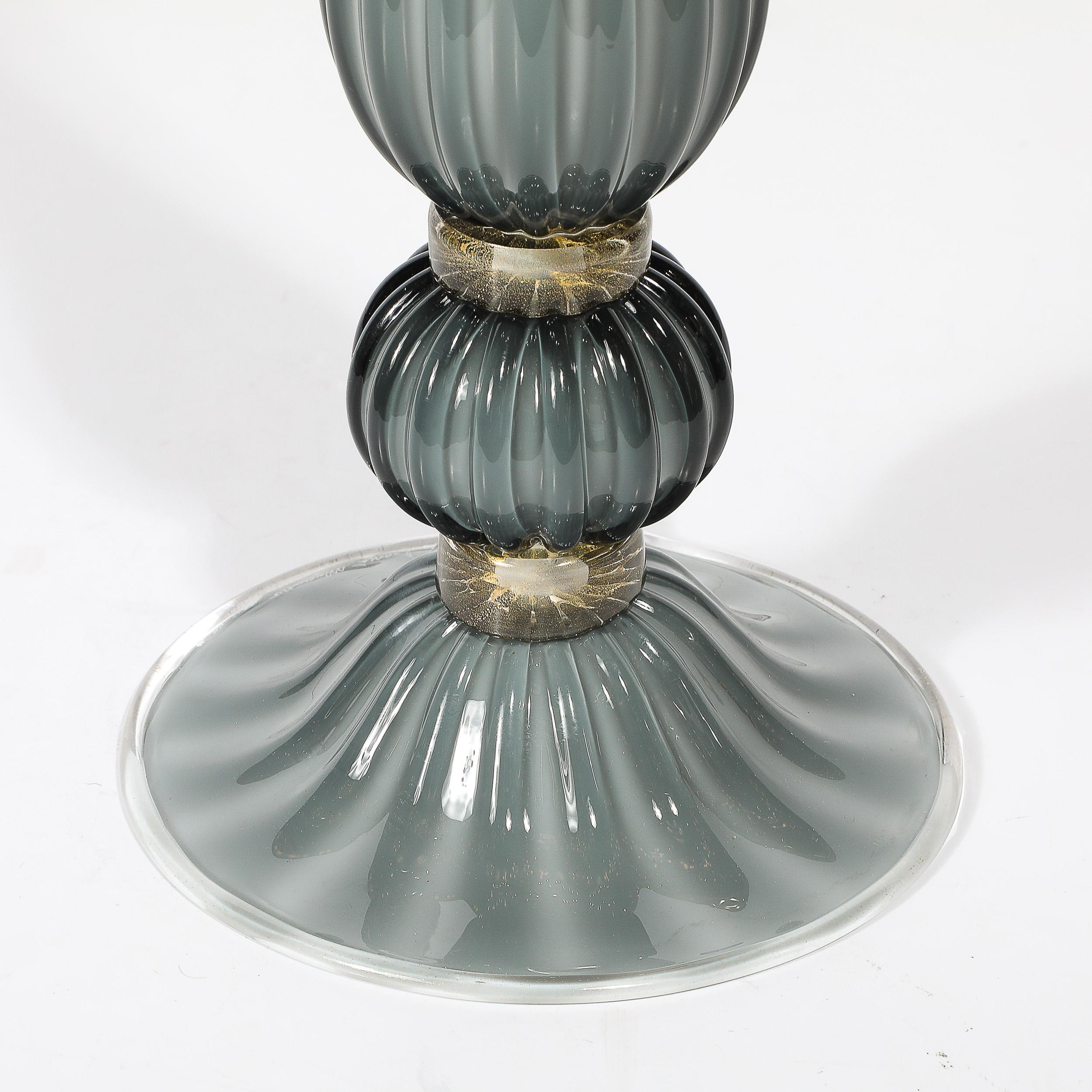 Paar modernistische Murano-Glas-Tischlampen in Flintgrau mit 24-karätigen Goldflecken (Muranoglas) im Angebot