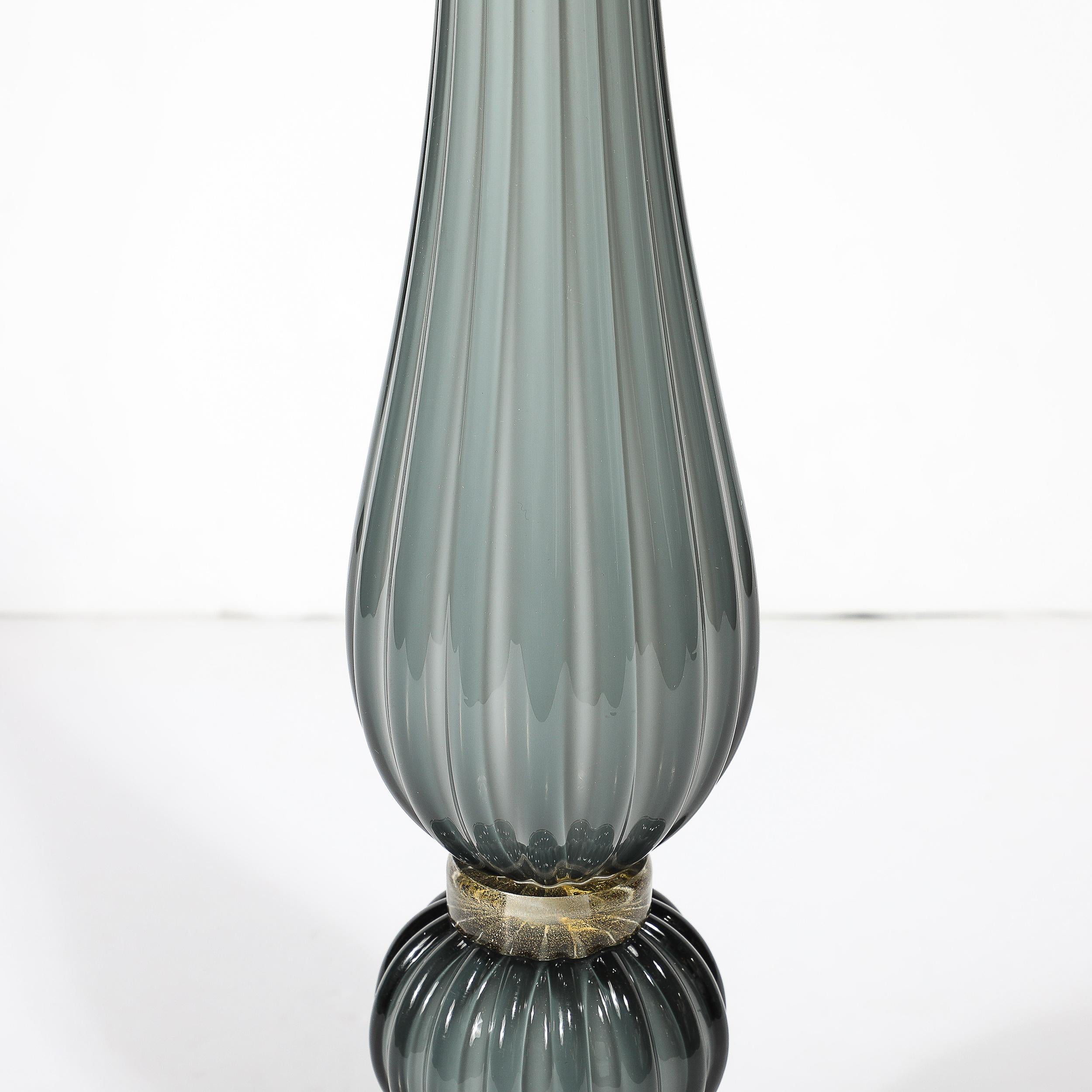 Paar modernistische Murano-Glas-Tischlampen in Flintgrau mit 24-karätigen Goldflecken im Angebot 1