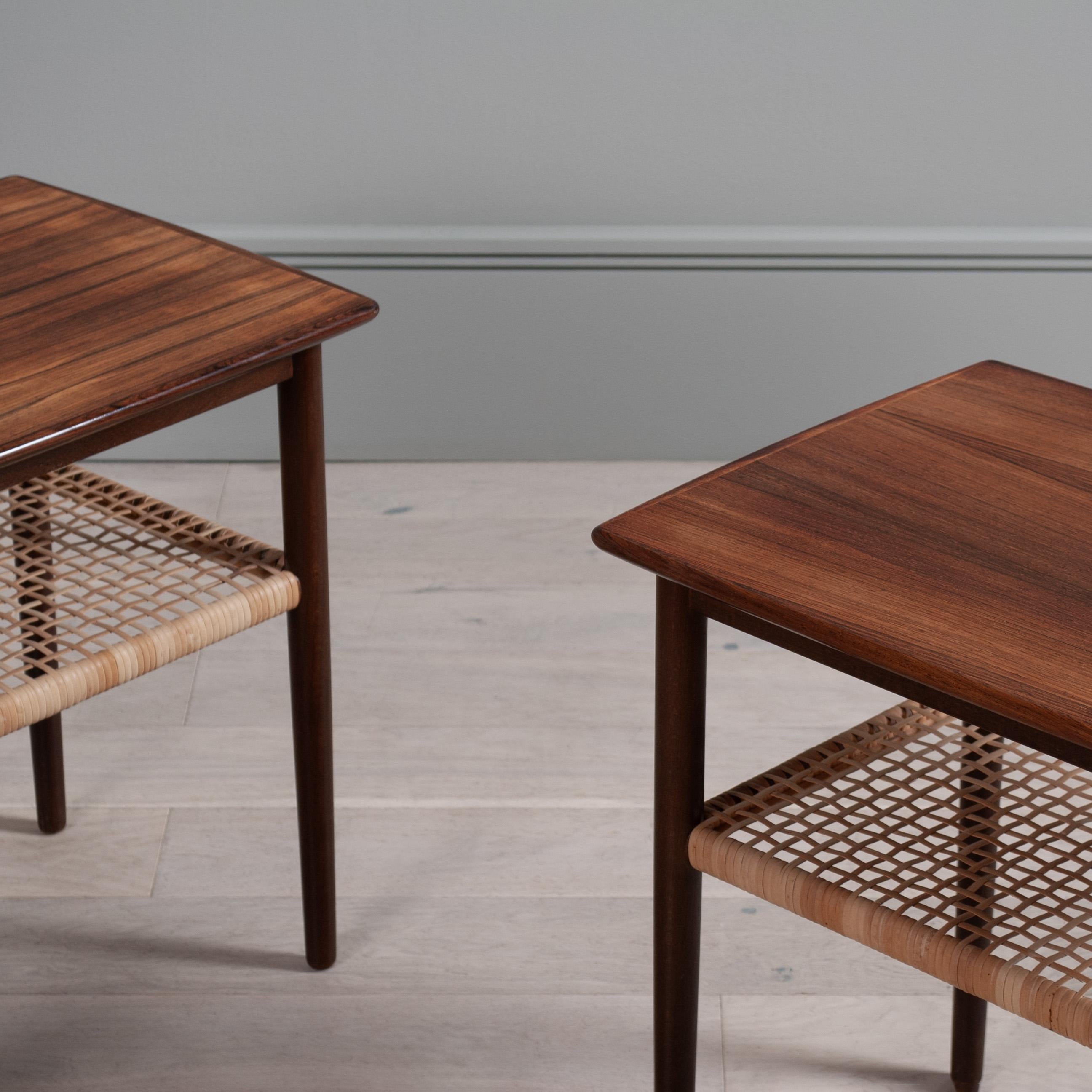 Ein Paar modernistische Nachttische oder Beistelltische im Zustand „Gut“ im Angebot in London, GB