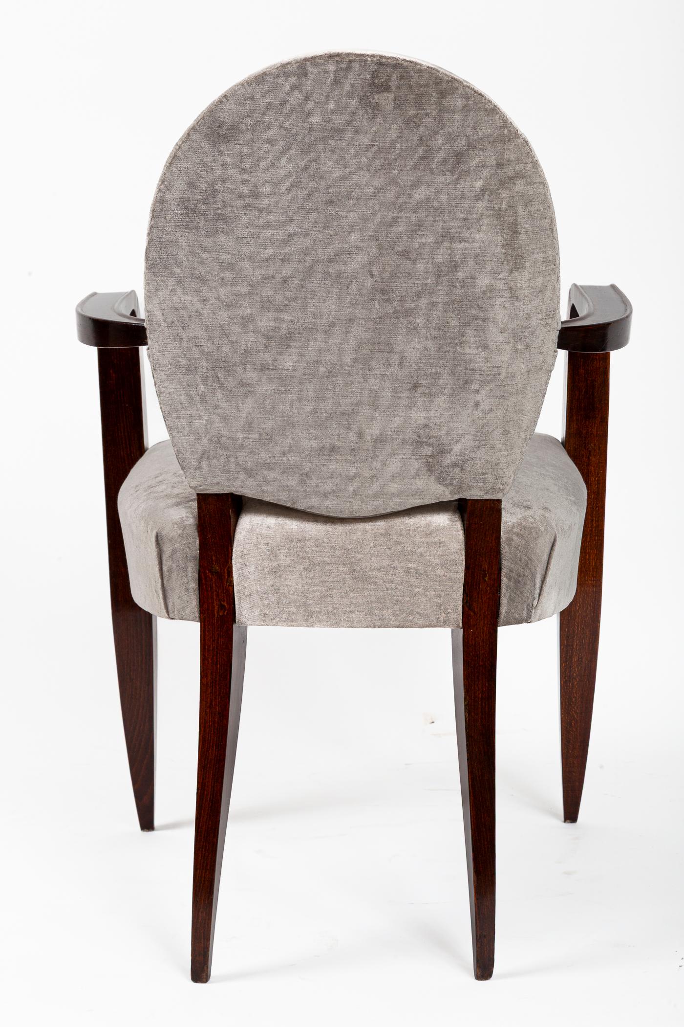 Zwei modernistische Sessel mit ovaler Rückenlehne aus afrikanischem Mahagoni von Jean Pascaud im Angebot 5