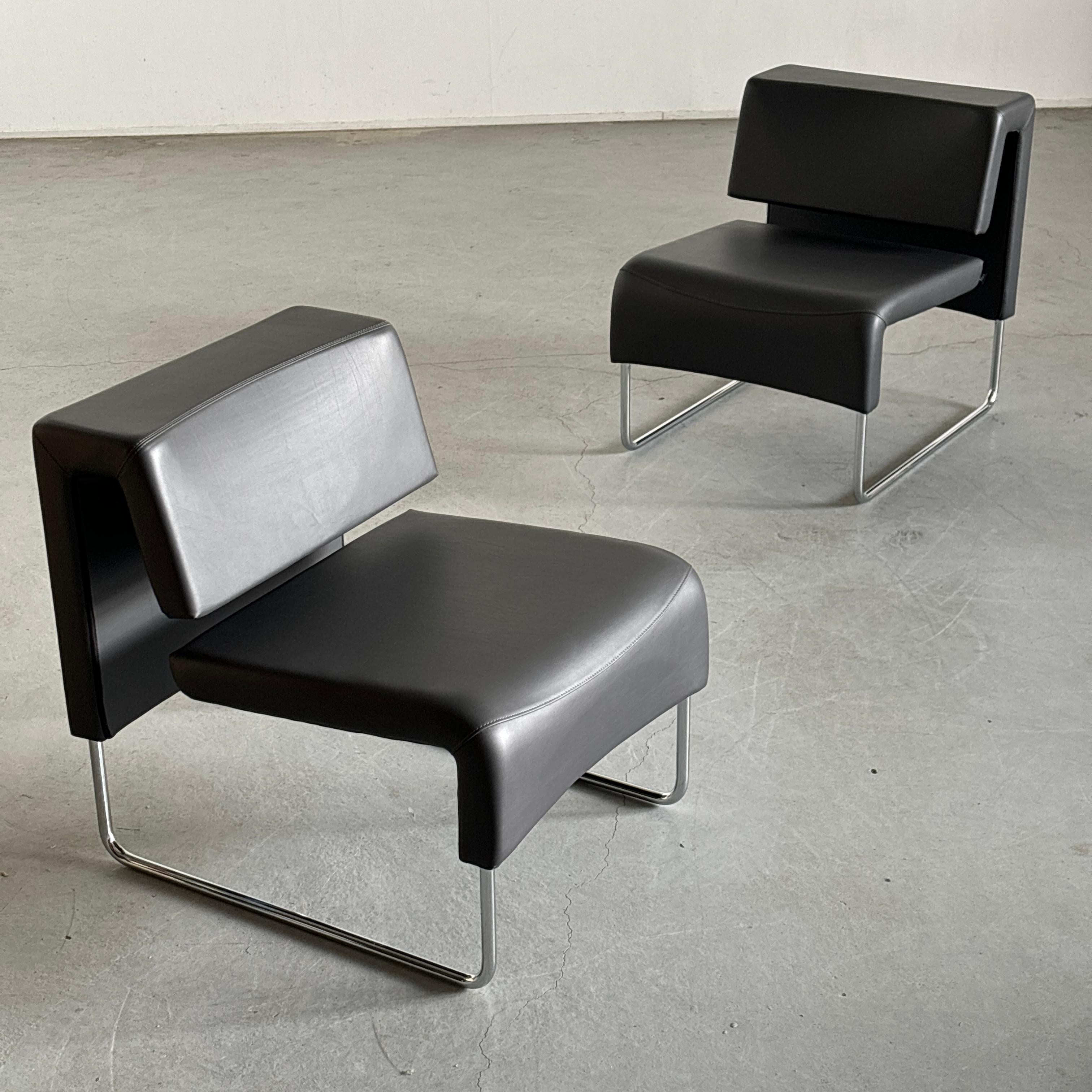 Moderne Paire de chaises longues modernes 