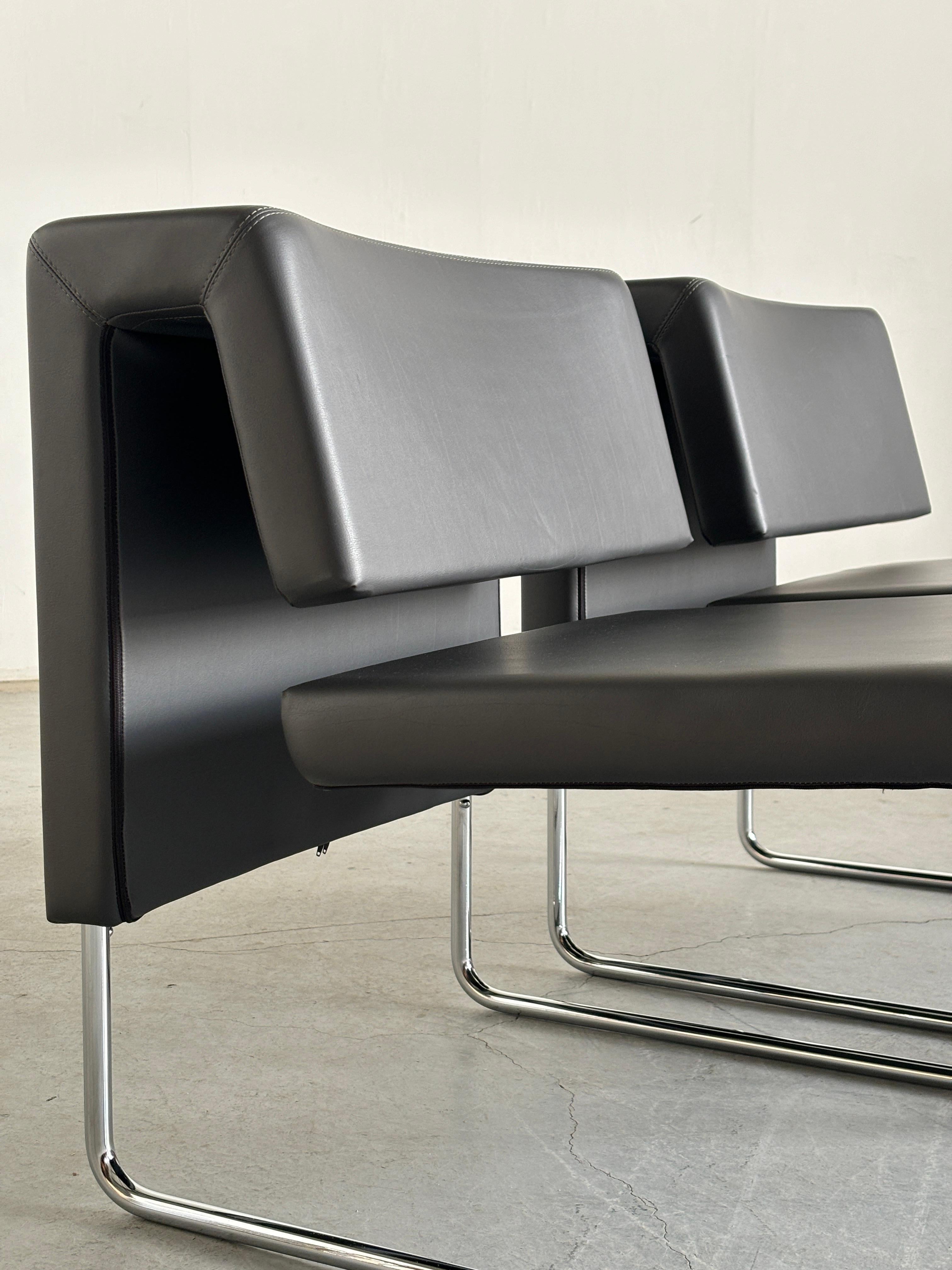 Paire de chaises longues modernes 