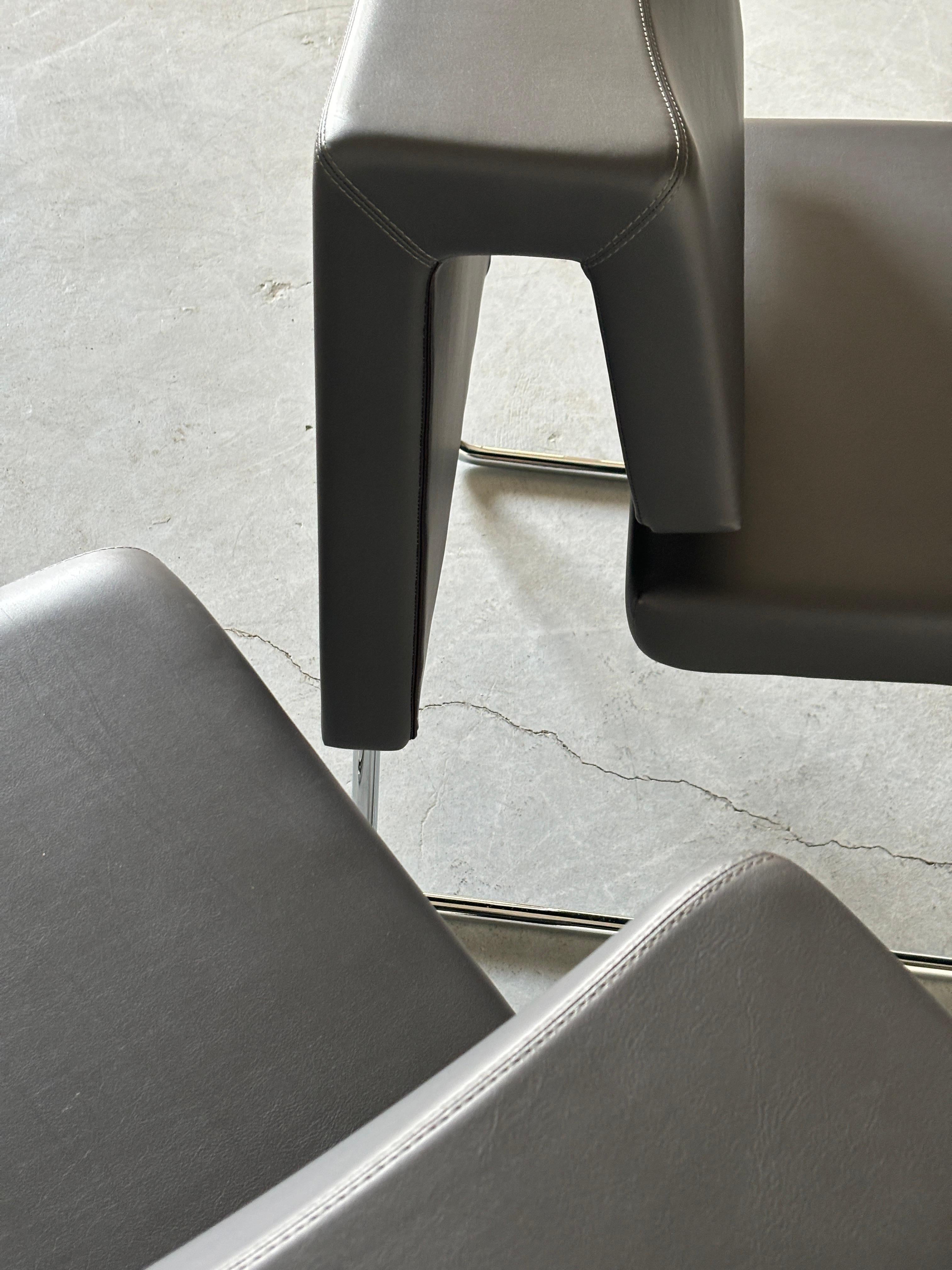 Paire de chaises longues modernes 