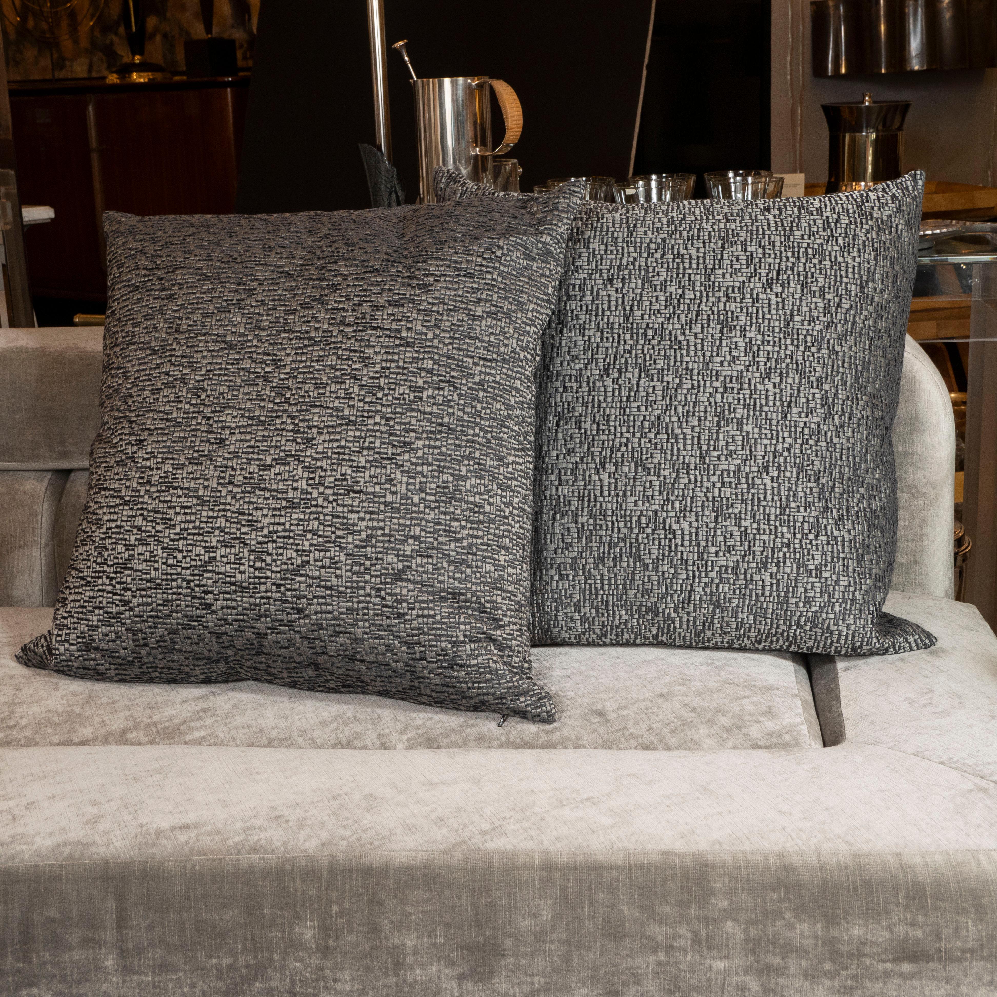Pair of Modernist Pillows with Rectilinear Print in Charcoal and Slate Gray In New Condition For Sale In New York, NY
