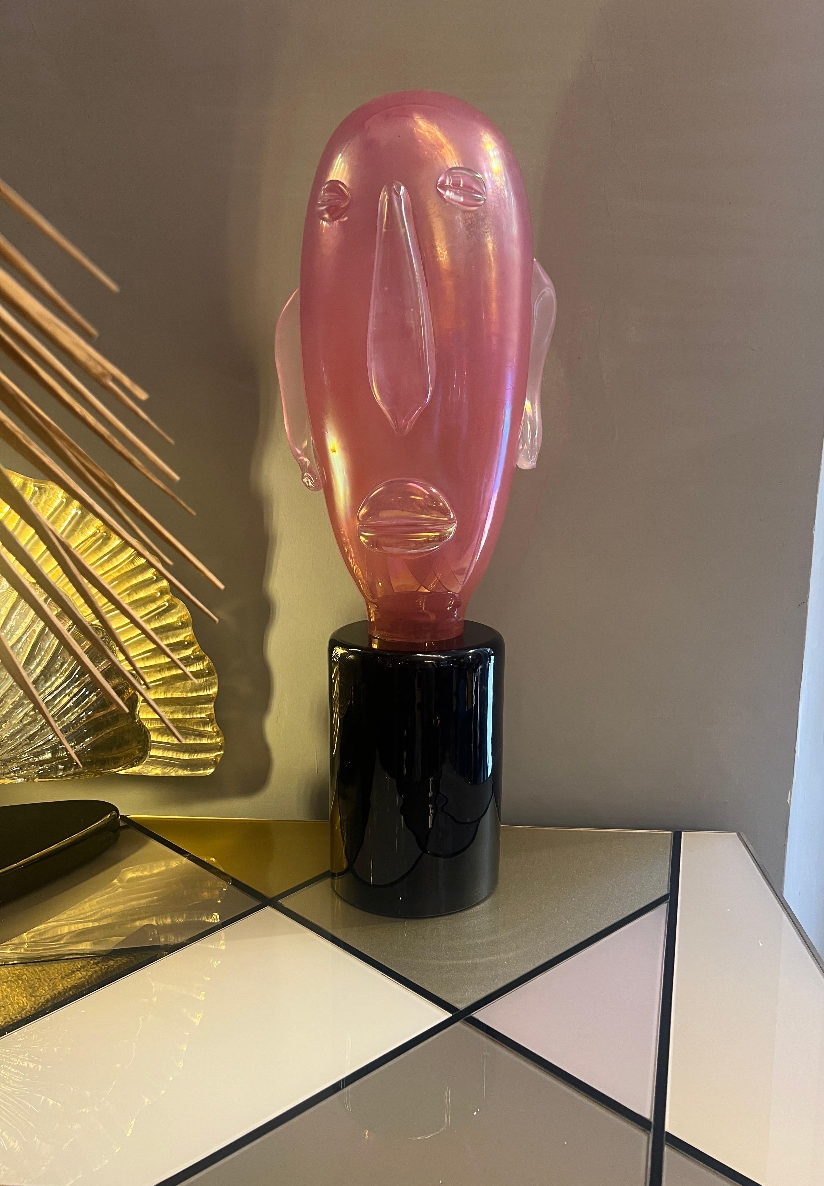 Coppia di sculture moderniste in vetro di Murano rosa a forma di testa in stile Picasso, 1980 in vendita 6