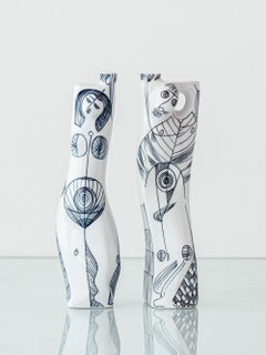 Paar modernistische Vasen mit nackten Figuren aus Porzellan von Sargadelos