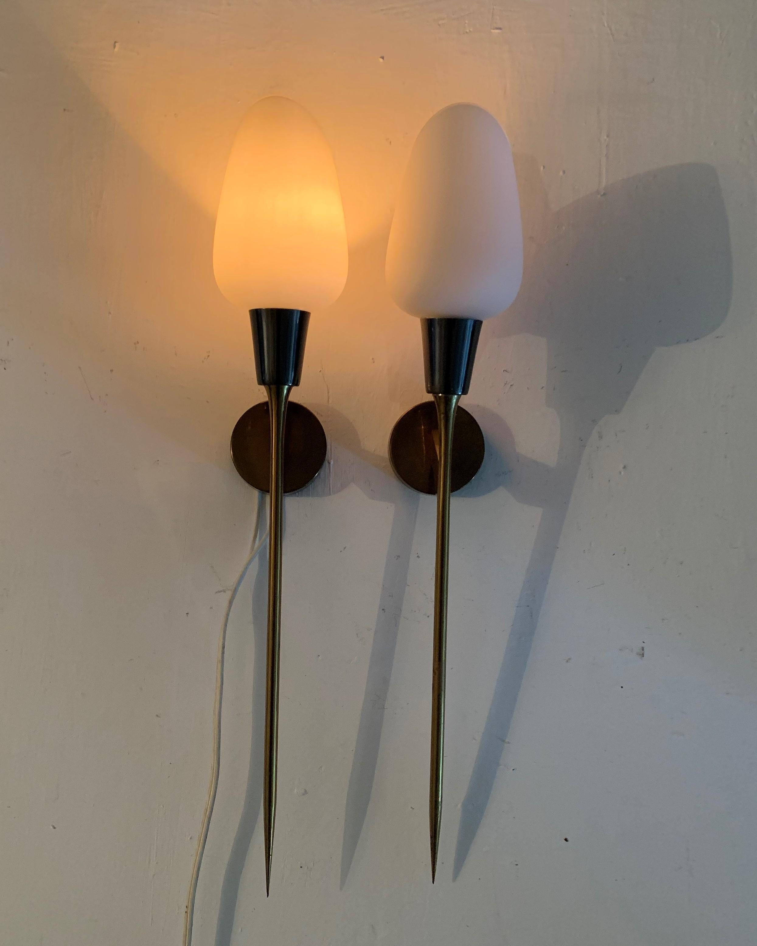 Pair of Modernist Sconces attr Maison Arlus in Brass and Opaline Glass, France In Good Condition In Merida, Yucatan