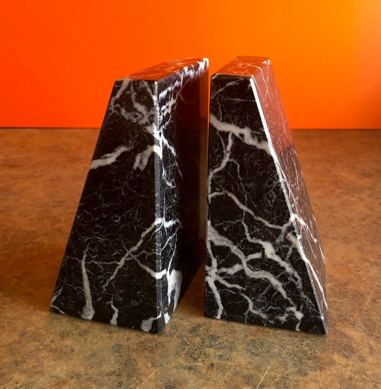 20th Century Pair of Modernist Solid Marble Bookends Memphis Era