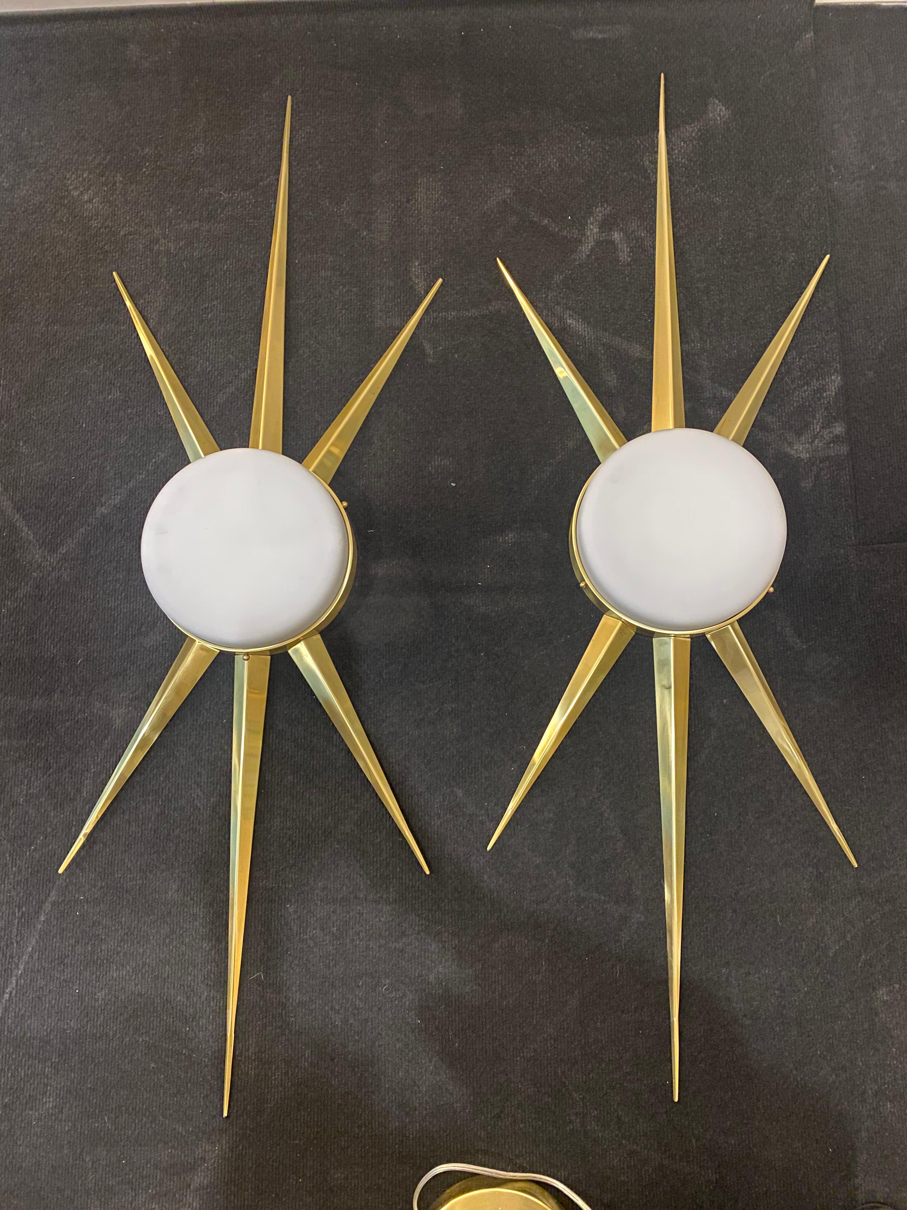 Pair of Modernist Star-Shaped Sconces In Good Condition For Sale In Saint ouen, FR