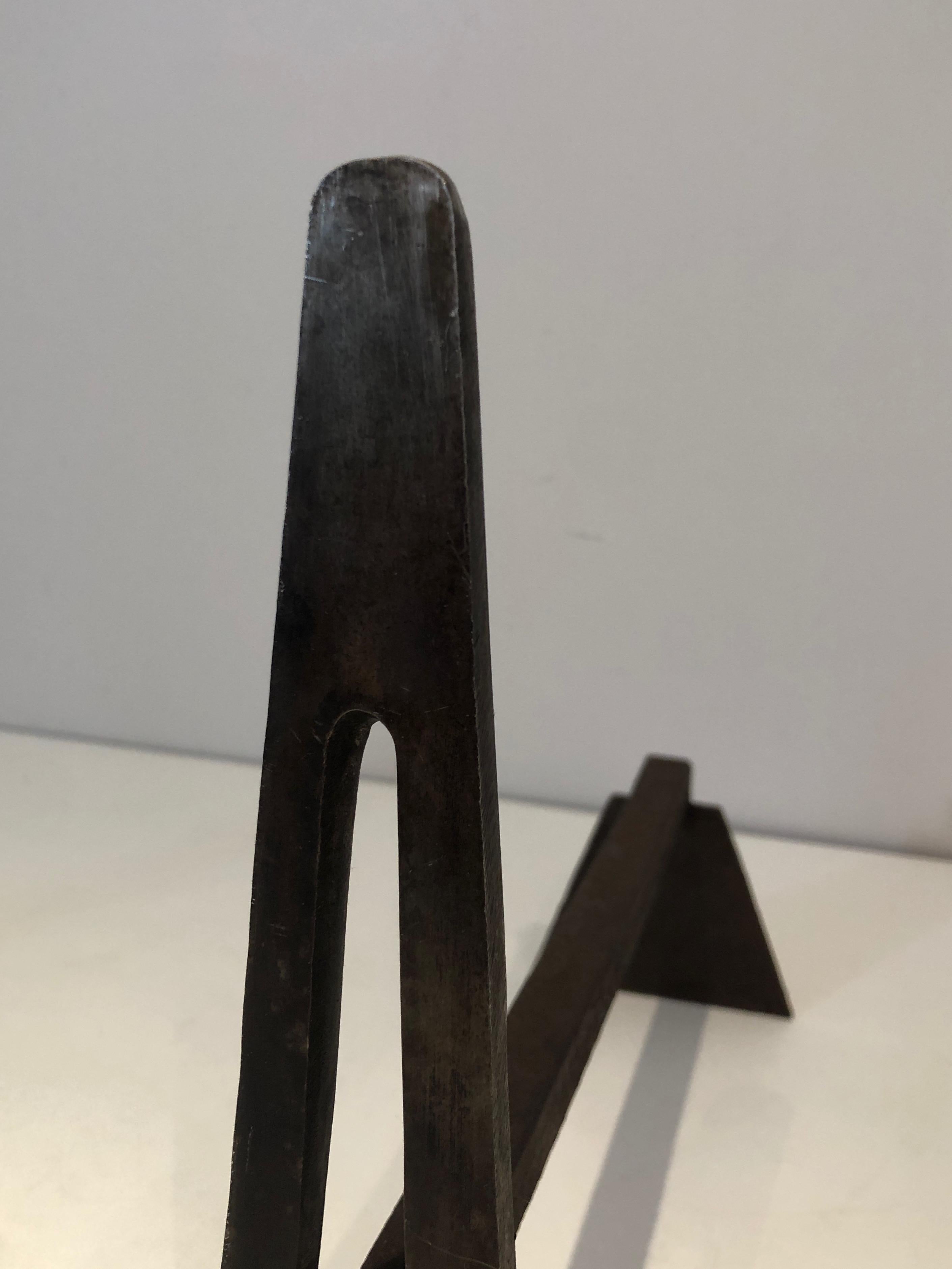 Pareja de morillos modernistas de acero y hierro forjado, franceses, circa 1970 en venta 7