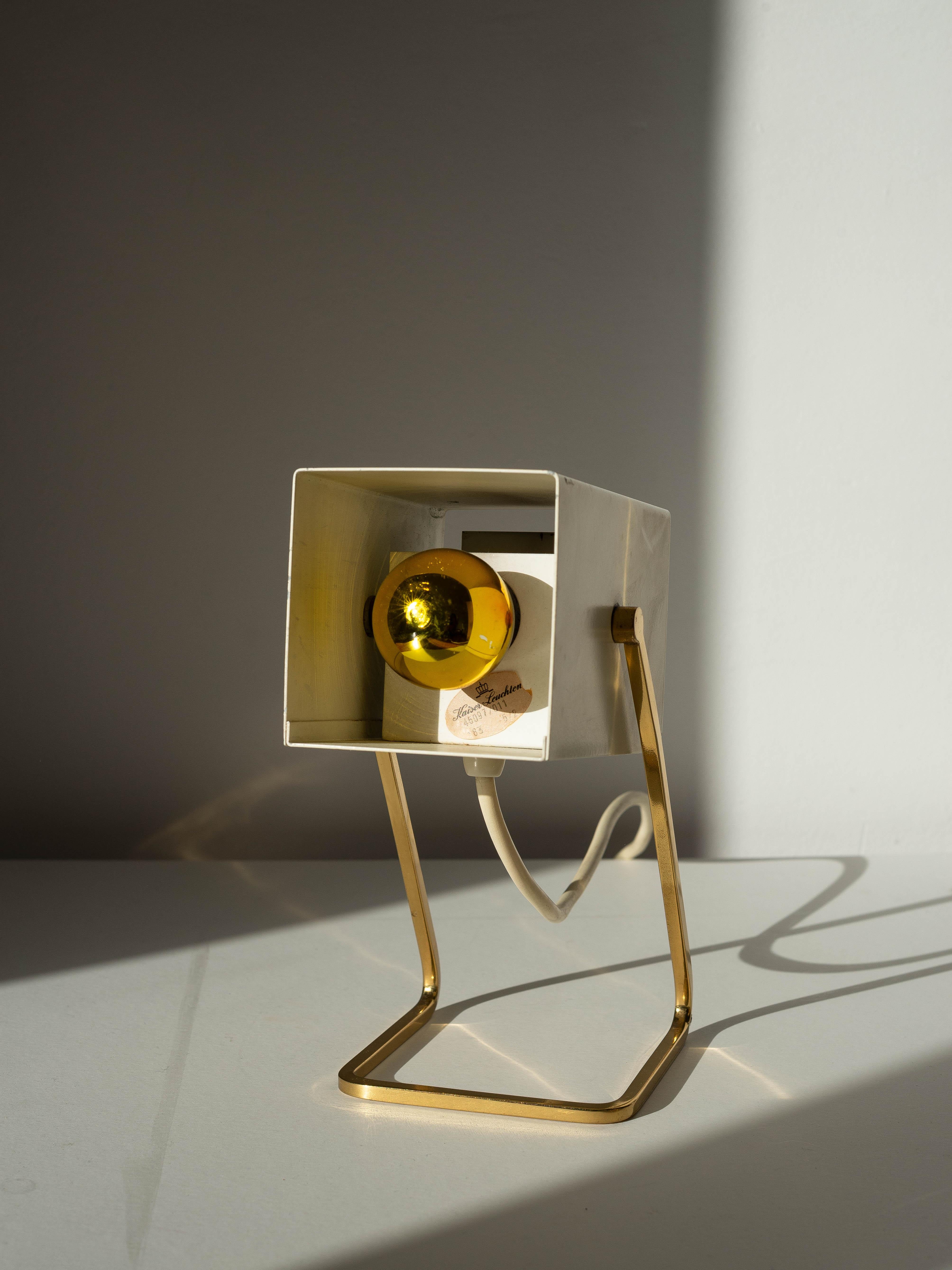 Paar modernistische Tischlampen - Schreibtischlampen Kaiser Leuchten - Messing & Metall 1960s (Moderne der Mitte des Jahrhunderts) im Angebot