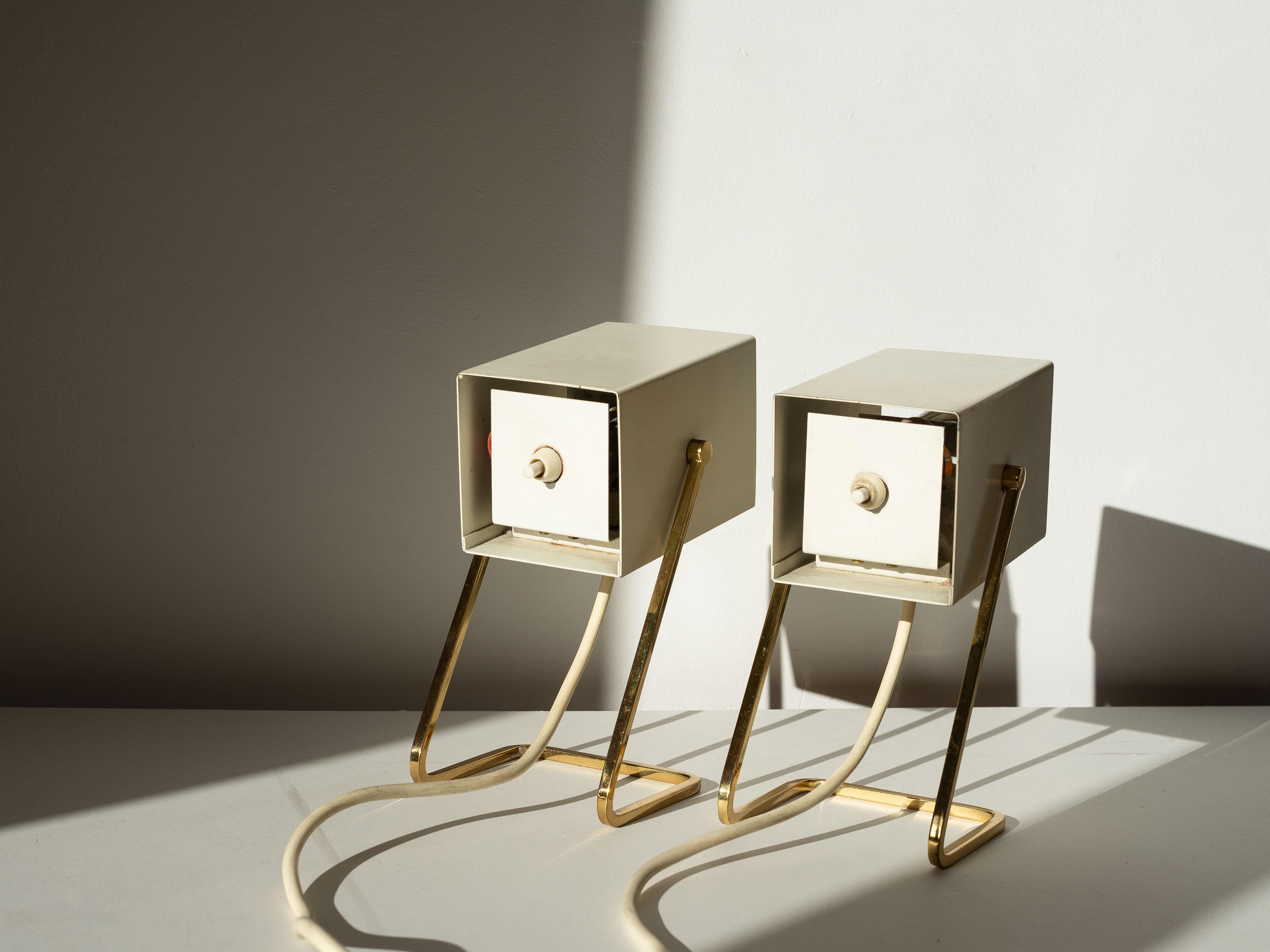 Paar modernistische Tischlampen - Schreibtischlampen Kaiser Leuchten - Messing & Metall 1960s im Zustand „Gut“ im Angebot in ROUEN, Normandie