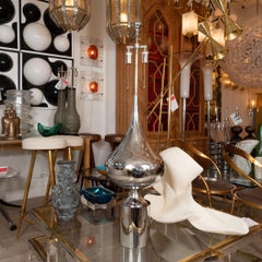 Coppia di lampade da tavolo moderniste