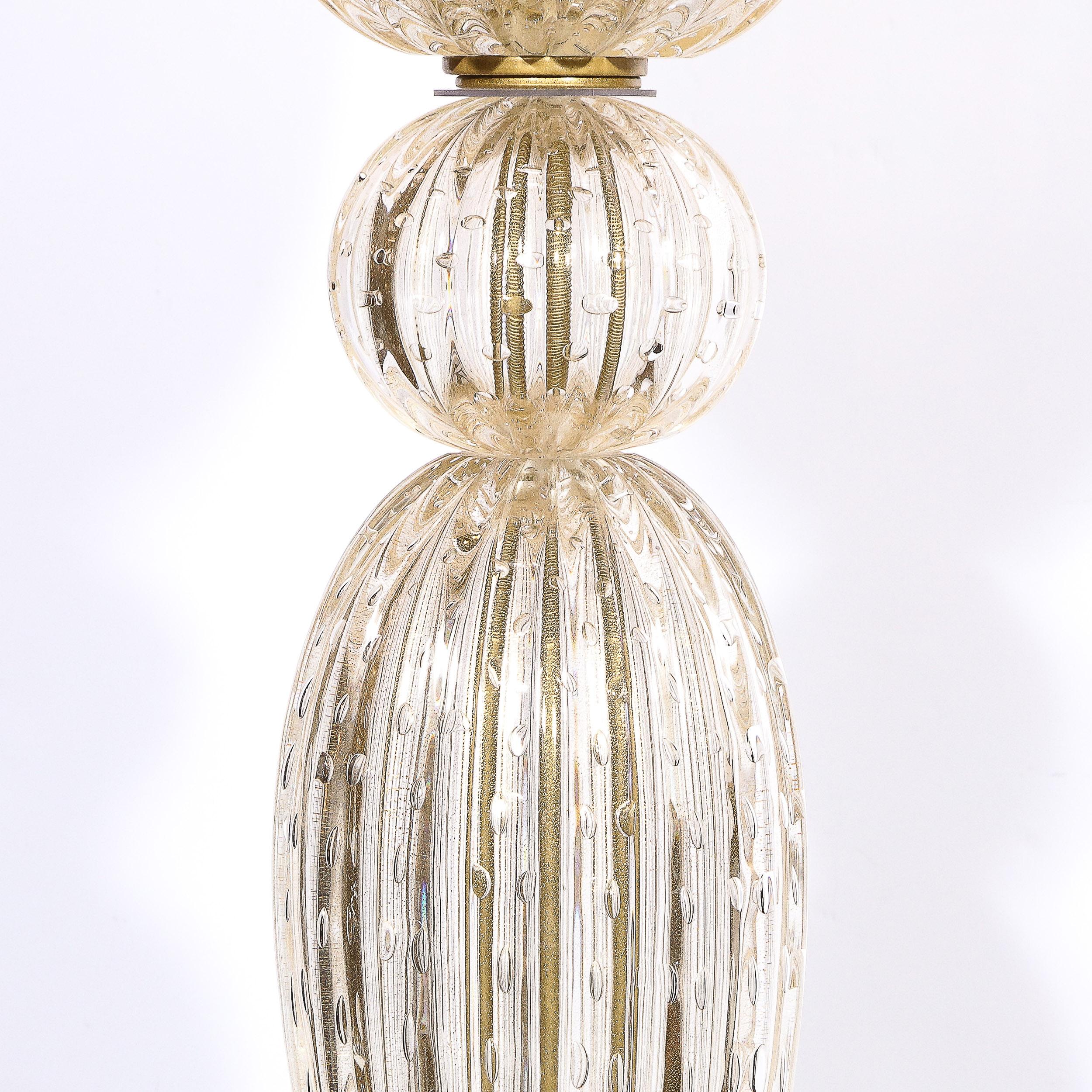 Verre de Murano Paire de torchères modernistes en verre de Murano soufflé à la main d'ambre avec bandes en or 24 carats en vente