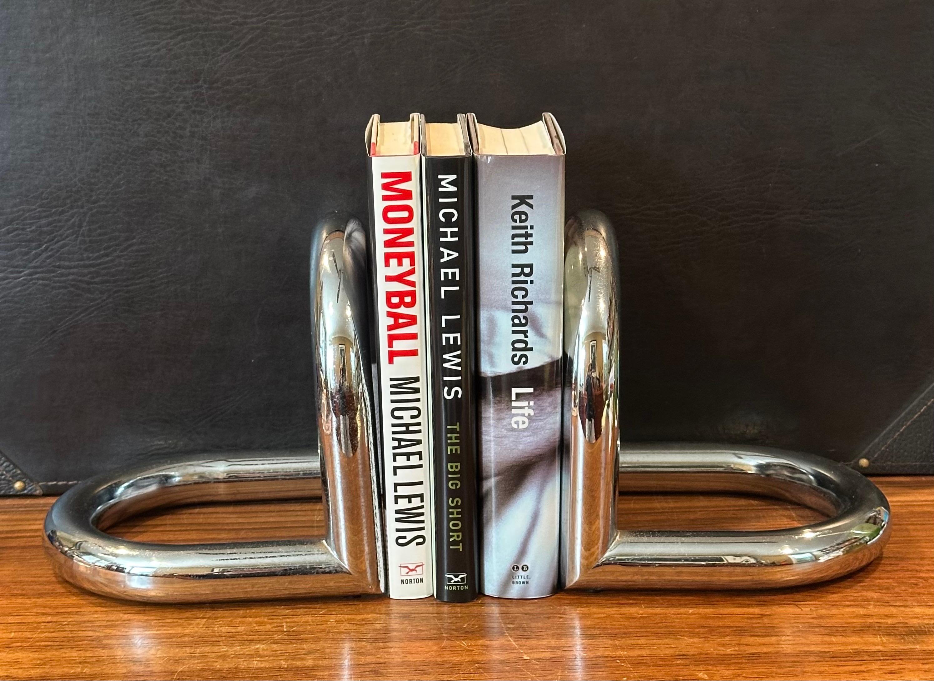 Coppia di fermalibri modernisti in cromo tubolare in vendita 4