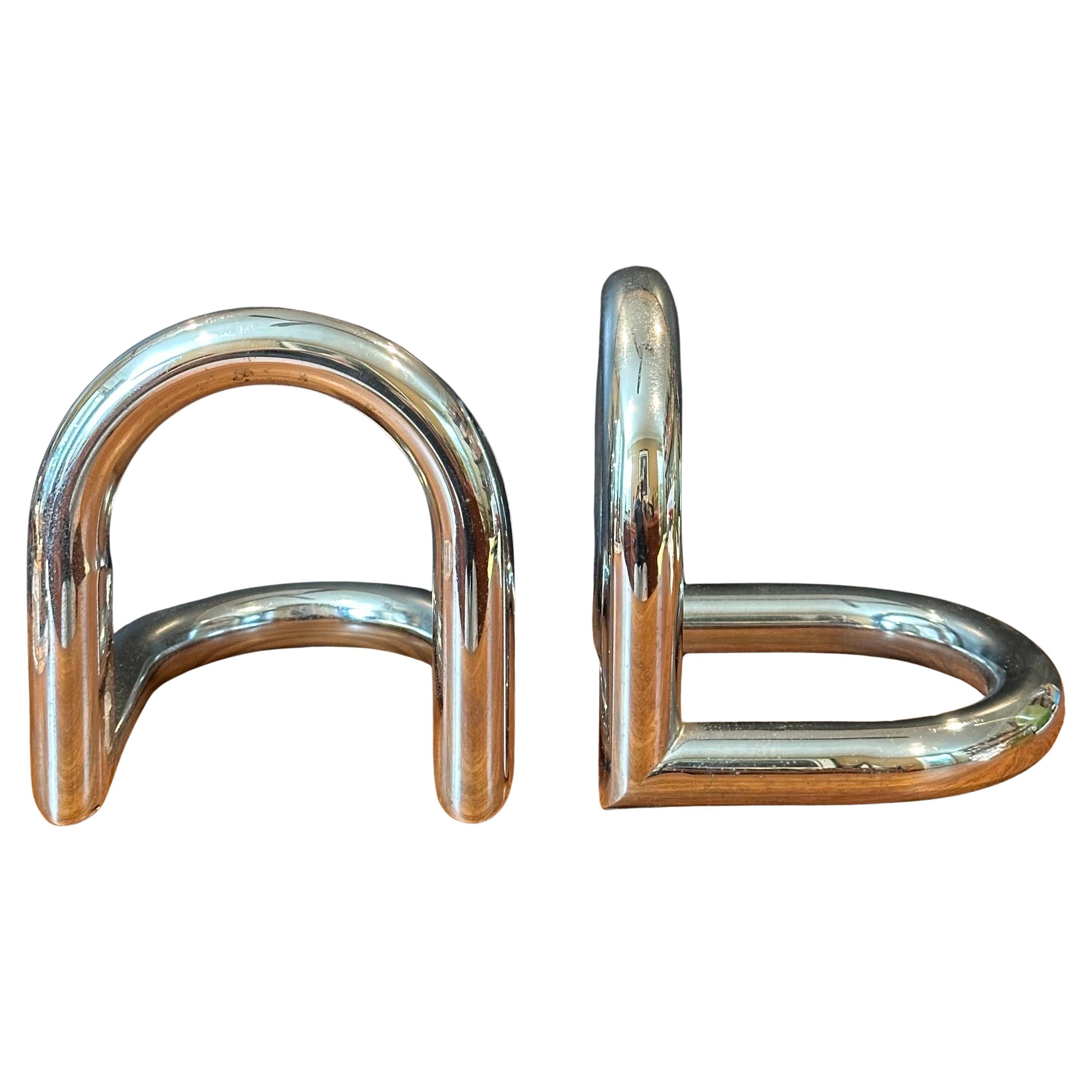 XX secolo Coppia di fermalibri modernisti in cromo tubolare in vendita