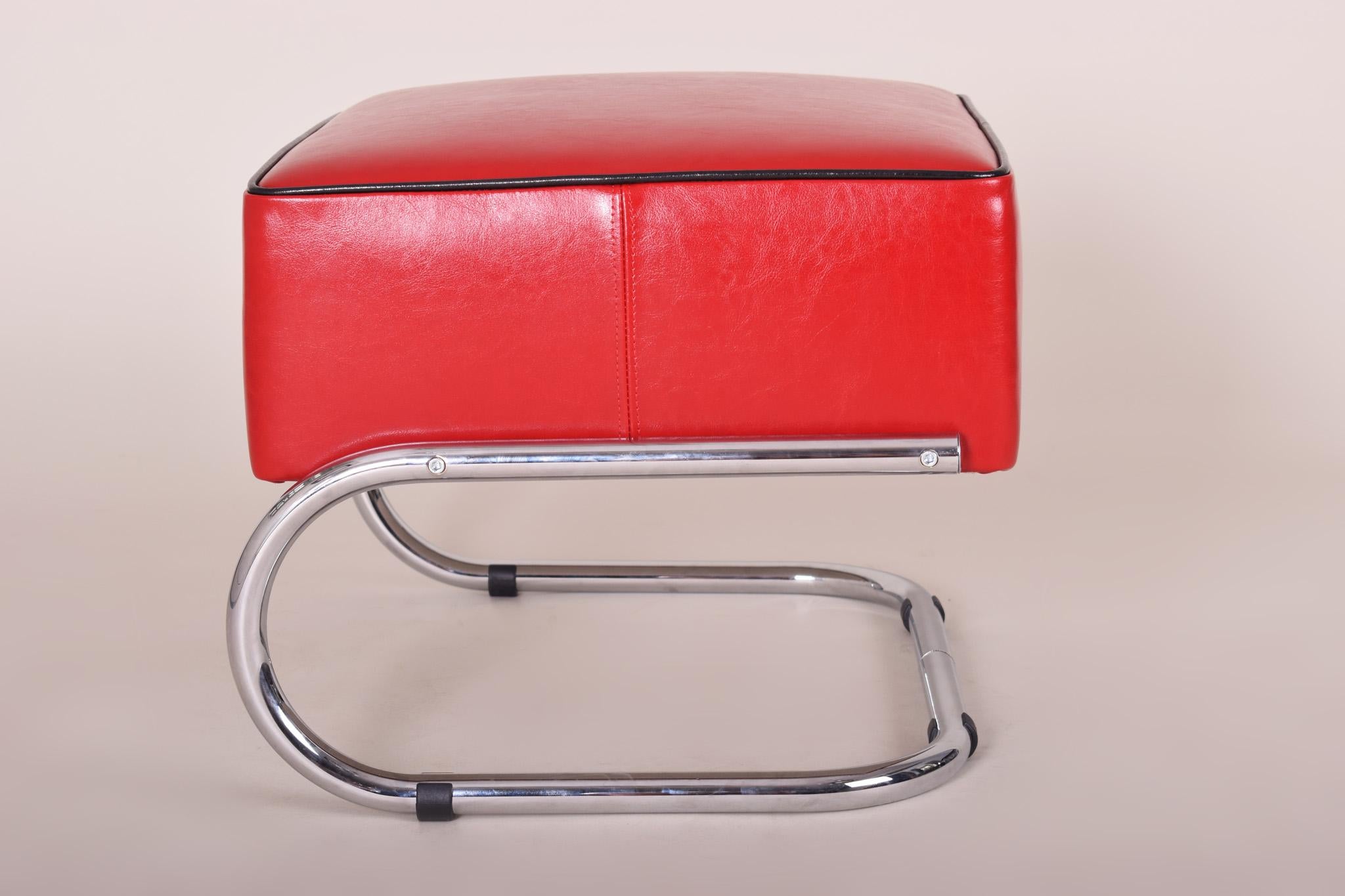 Pair of Modernist Tubular Steel Stools, Black and Red Leather, Chrome, 1930-1939 For Sale 2