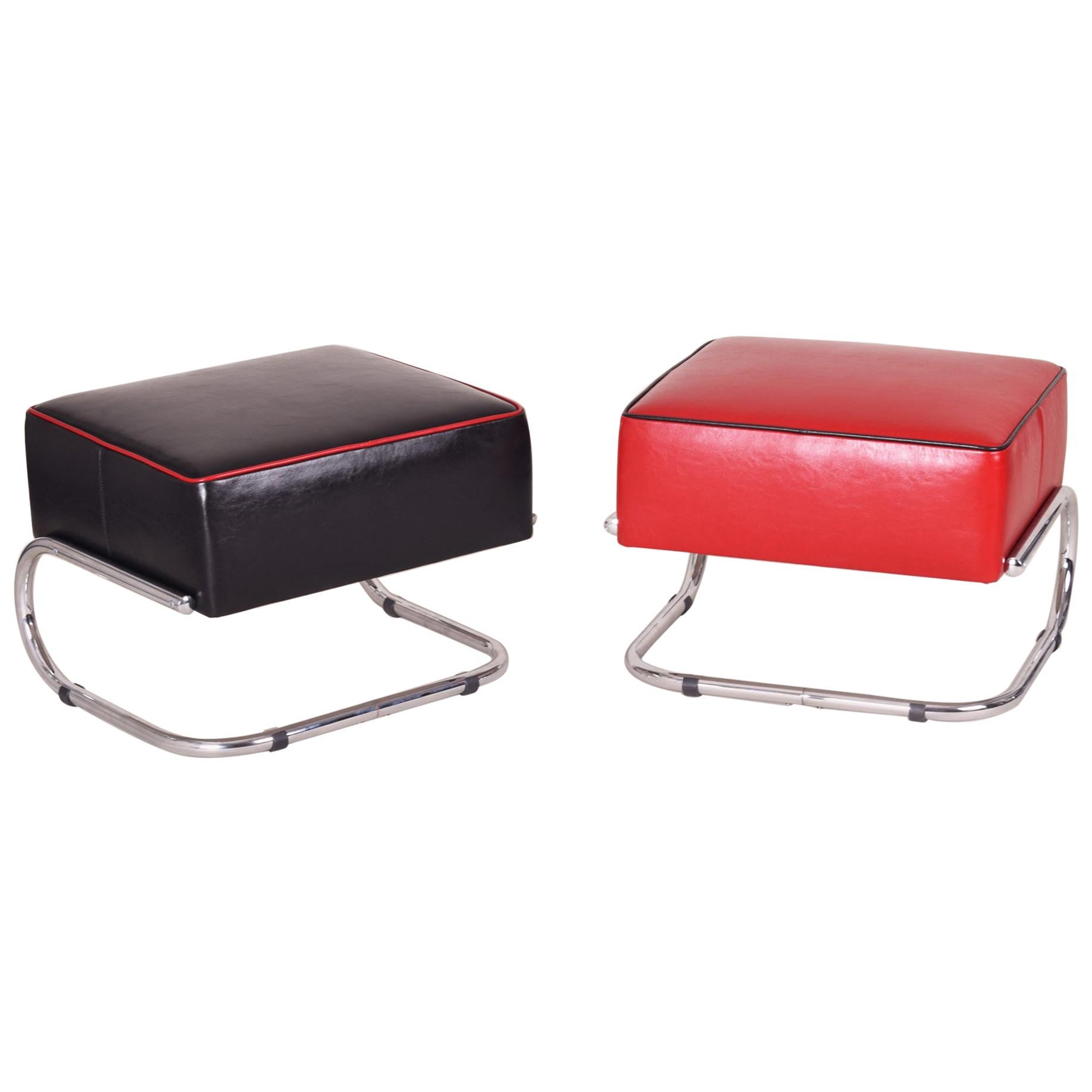 Pair of Modernist Tubular Steel Stools, Black and Red Leather, Chrome, 1930-1939