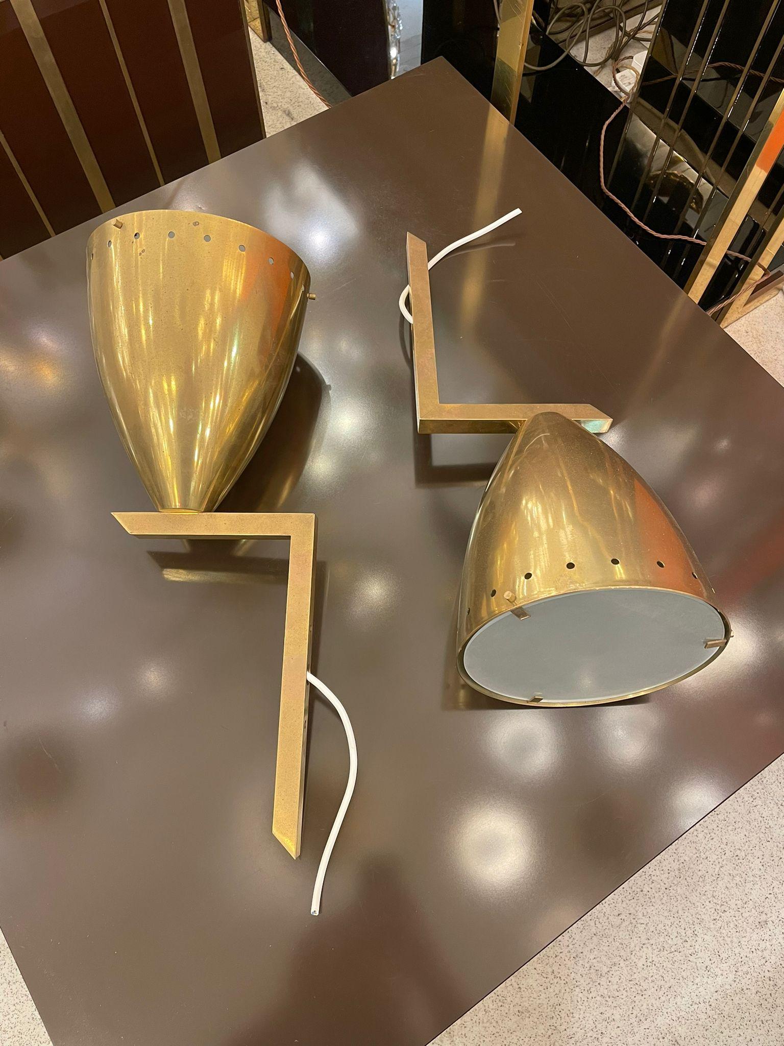 Mid-Century Modern Pair of Modernist Wall Lights, Italy 1970s For Sale