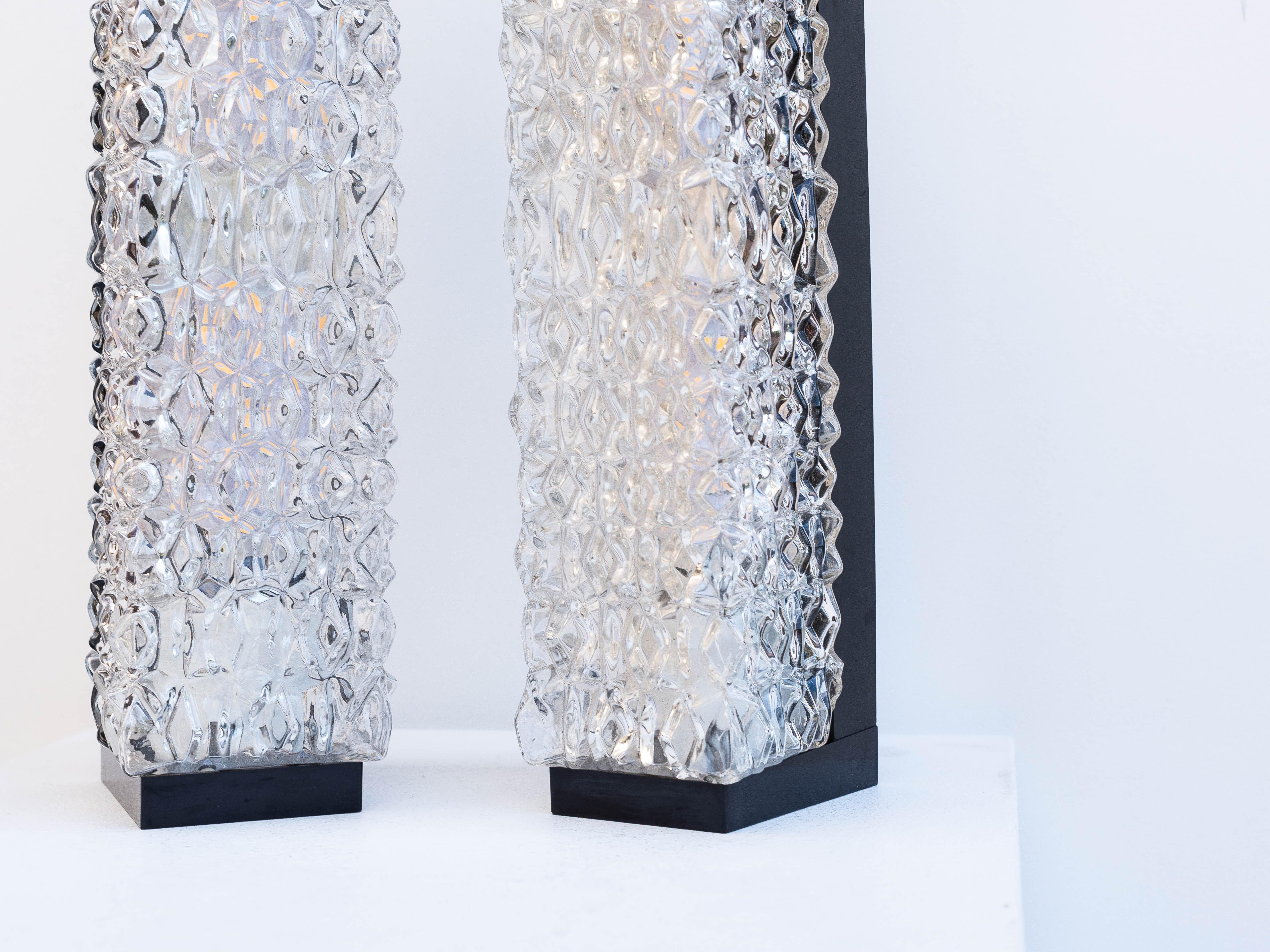 Pair of Modernist Wall Sconces in Bakelite and Glass, France 1960s For Sale 4