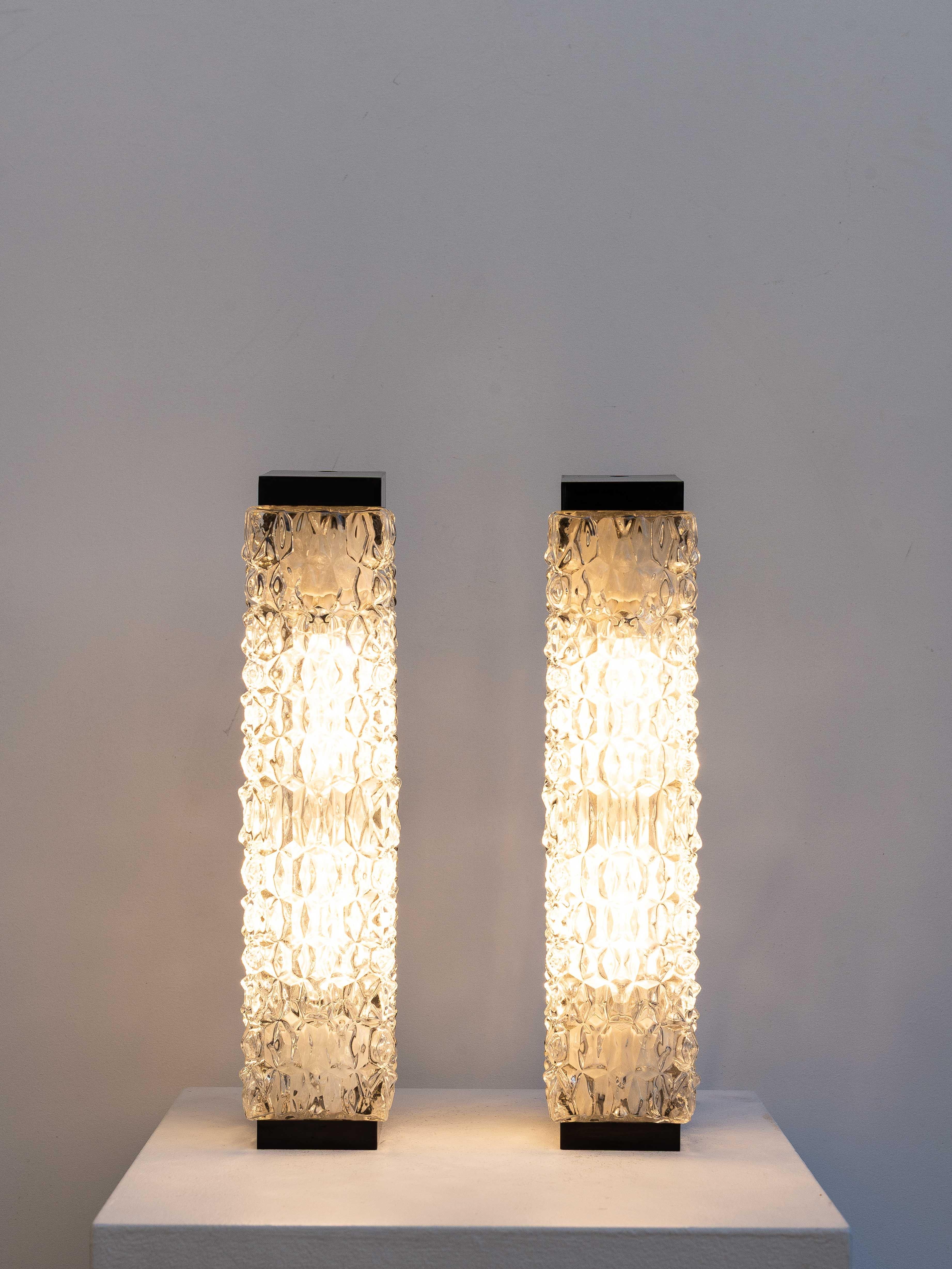 Mid-Century Modern Pair of Modernist Wall Sconces in Bakelite and Glass, France 1960s For Sale