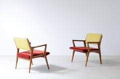 Paar modernistische Sessel aus Nussbaumholz