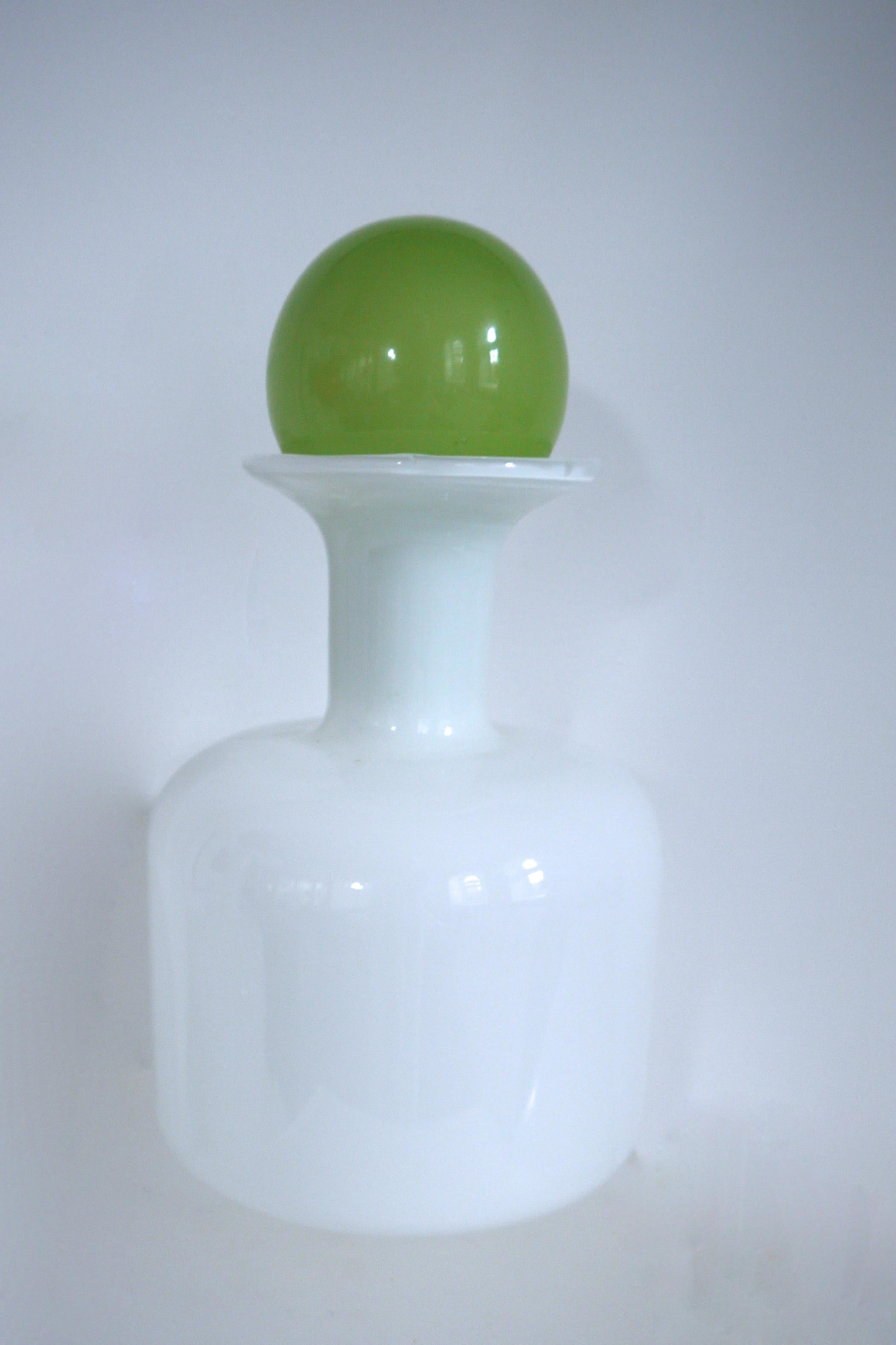 Mid-Century Modern Pair of Modernist White Empoli Decanters with Red and Green Stoppers For Sale