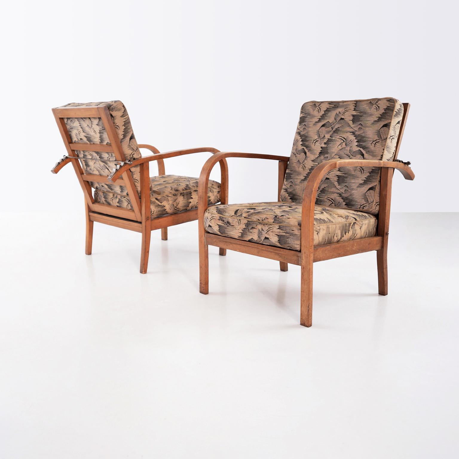 Czech Pair of Modernist Wooden Armchairs by Jan Vaněk, Original Upholstery, circa 1935 For Sale