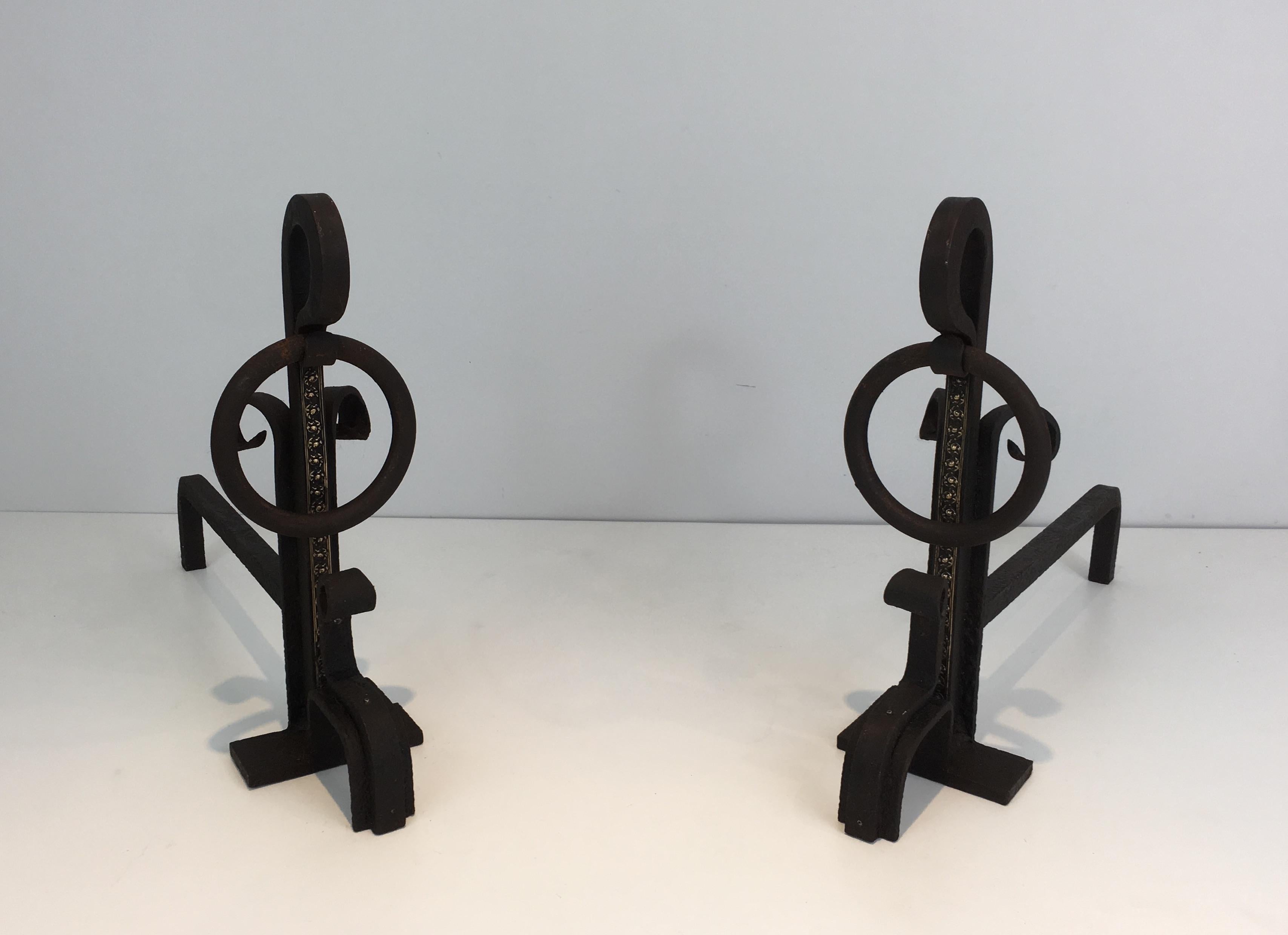Pair of Modernist Wrought Iron and Brass Andirons, French, circa 1900 In Good Condition For Sale In Marcq-en-Barœul, Hauts-de-France
