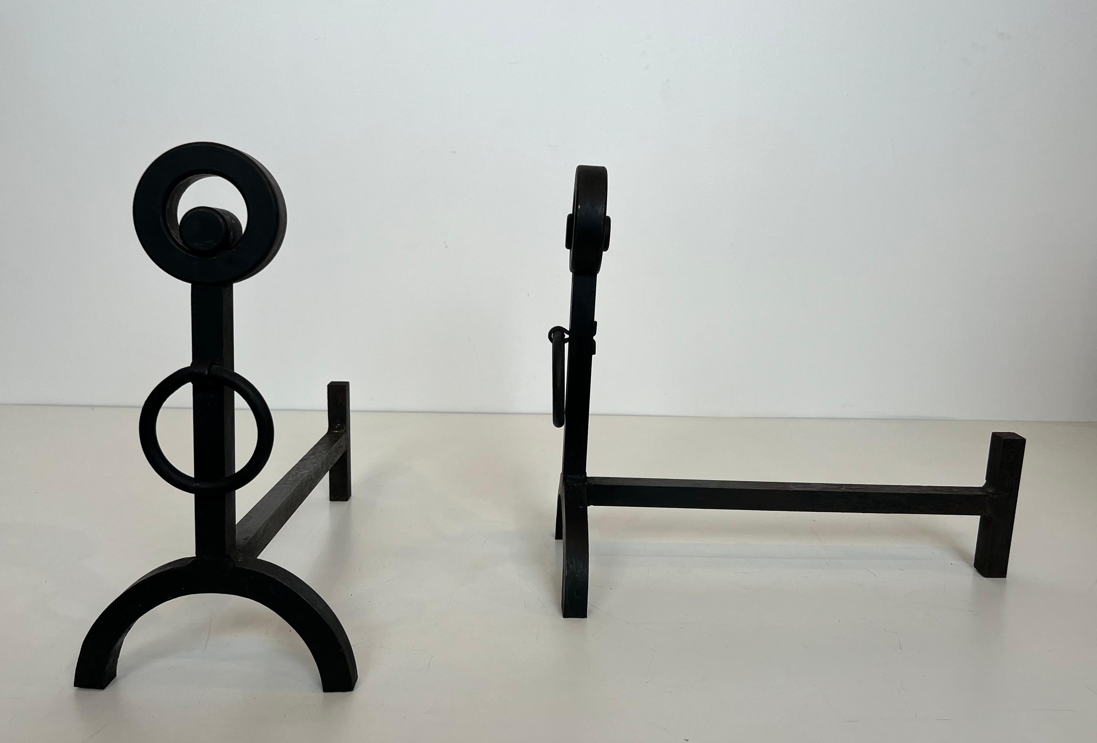 Pair of Modernist Wrought Iron Andirons In Good Condition For Sale In Marcq-en-Barœul, Hauts-de-France