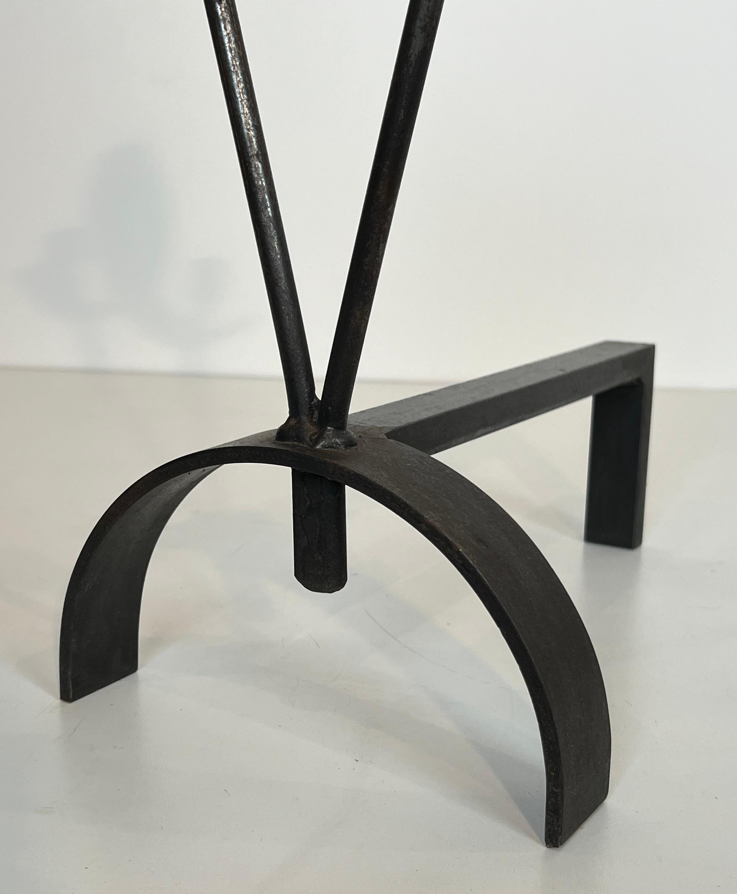 Pair of modernist wrought iron andirons. French work. Circa 1940 For Sale 5