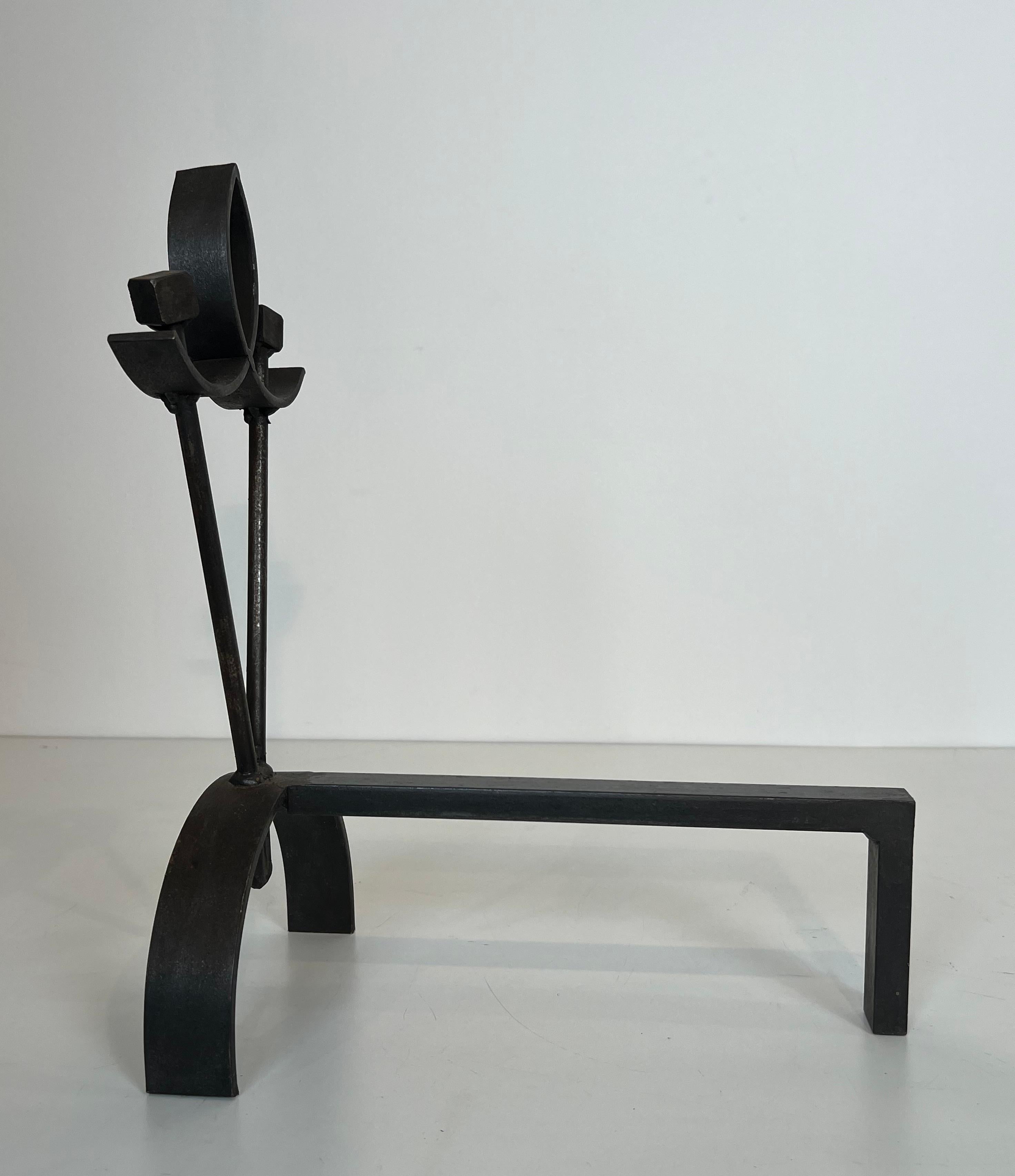 Pair of modernist wrought iron andirons. French work. Circa 1940 For Sale 7