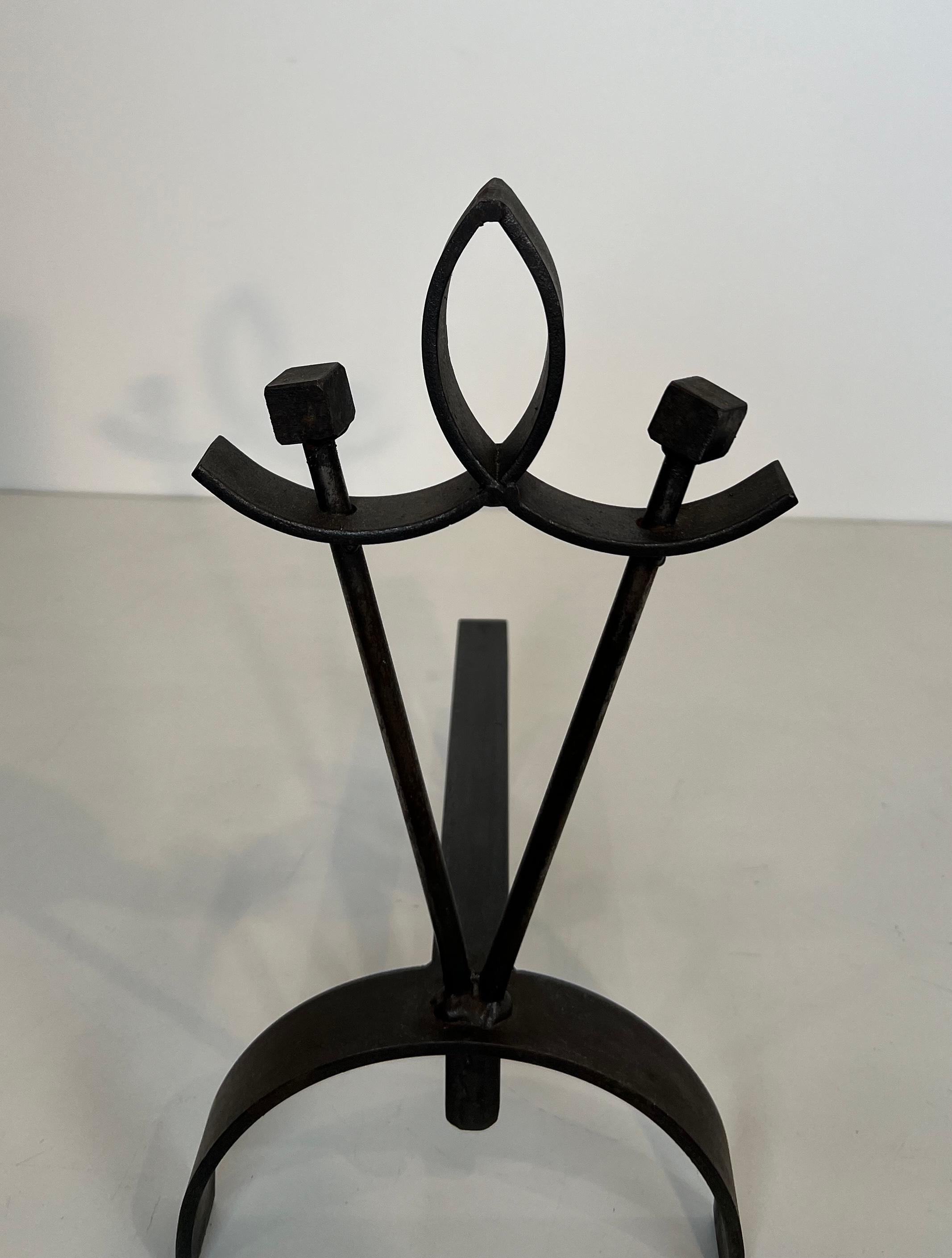 Pair of modernist wrought iron andirons. French work. Circa 1940 For Sale 8