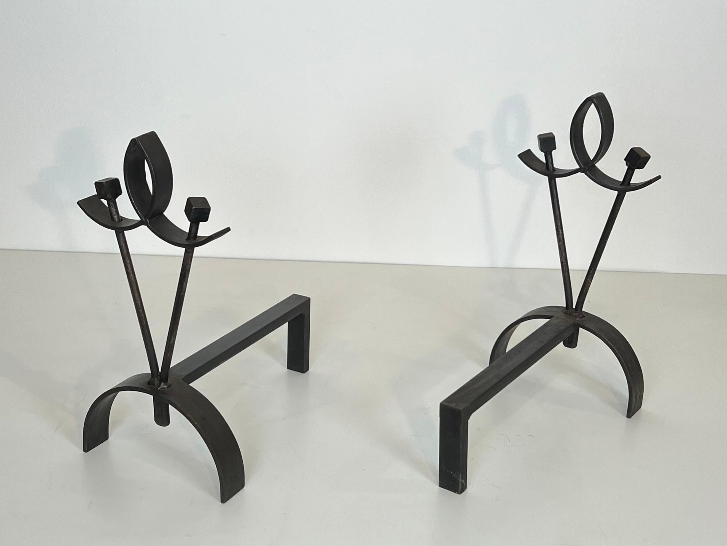 Pair of modernist wrought iron andirons. French work. Circa 1940 For Sale 10
