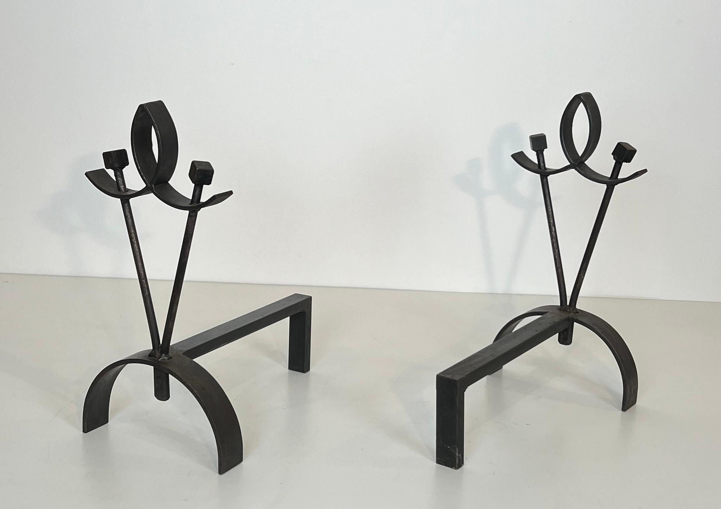 Pair of modernist wrought iron andirons. French work. Circa 1940 For Sale 11