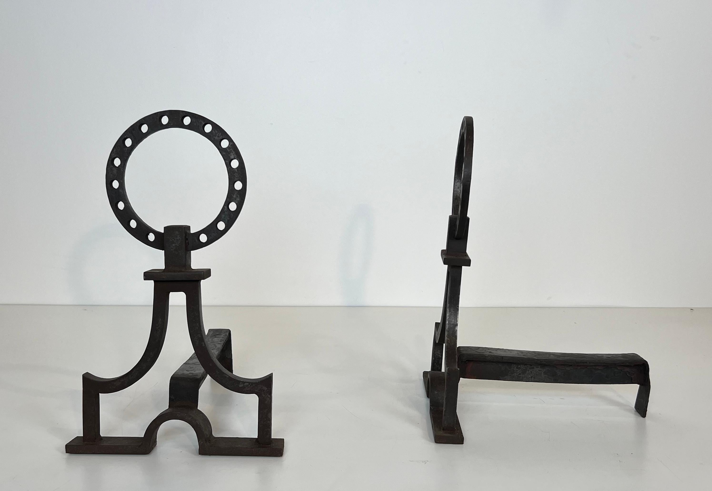 Pair of modernist wrought iron andirons in the style of Gilbert Poillerat In Good Condition For Sale In Marcq-en-Barœul, Hauts-de-France