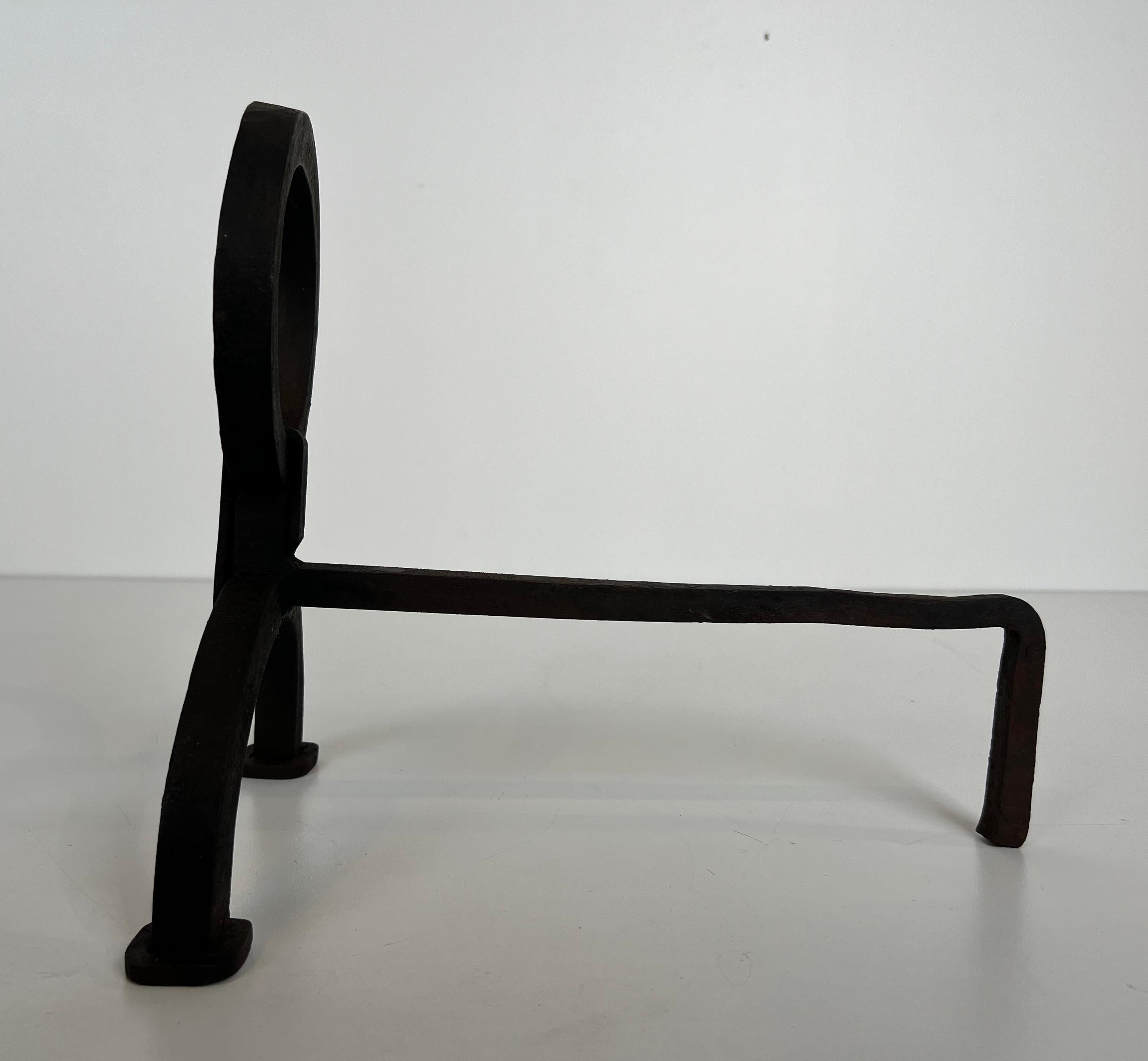 Pareja de Andirones Modernistas de Hierro Forjado al Estilo de Jacques Adnet en venta 5