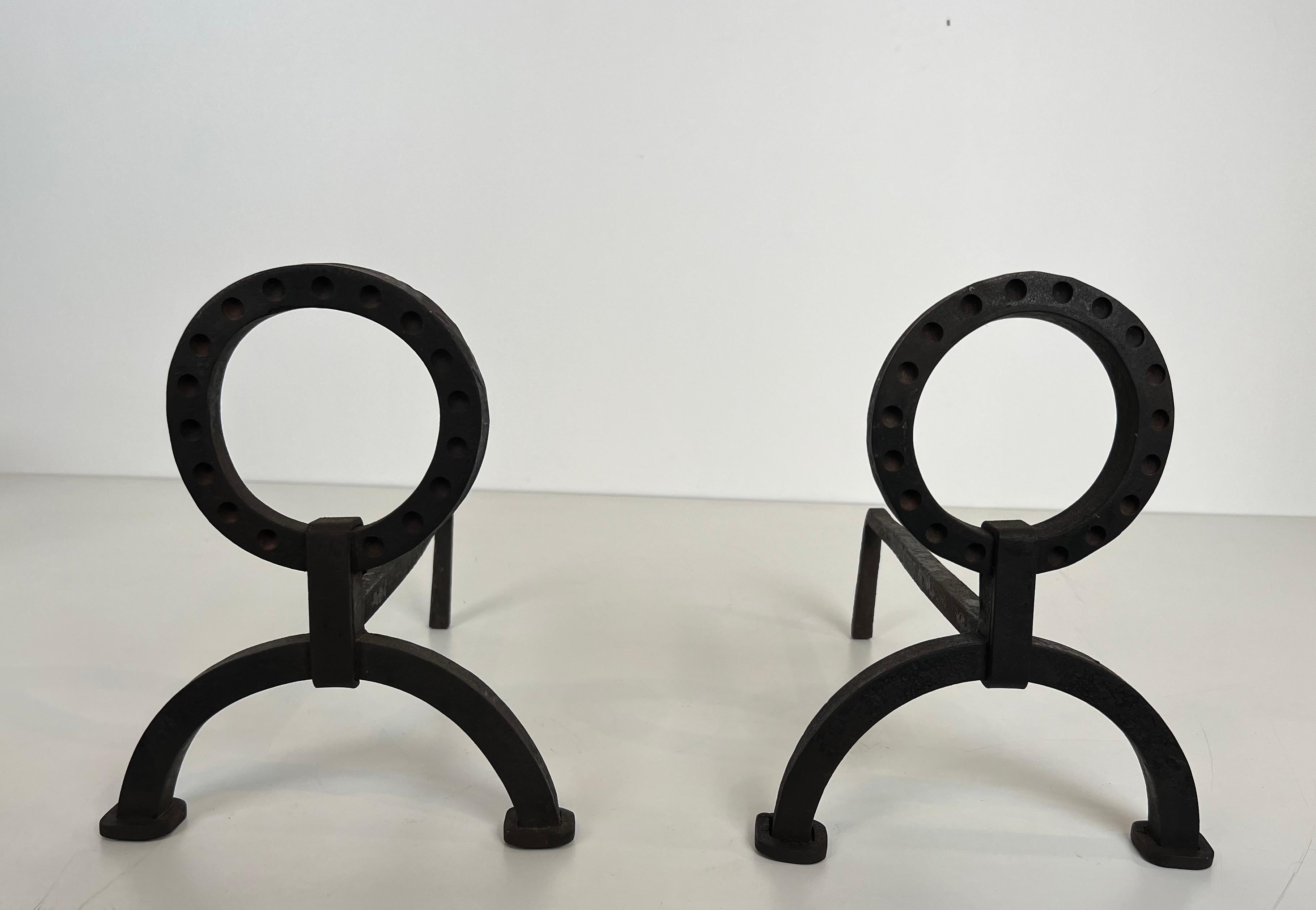Pareja de Andirones Modernistas de Hierro Forjado al Estilo de Jacques Adnet Moderno de mediados de siglo en venta
