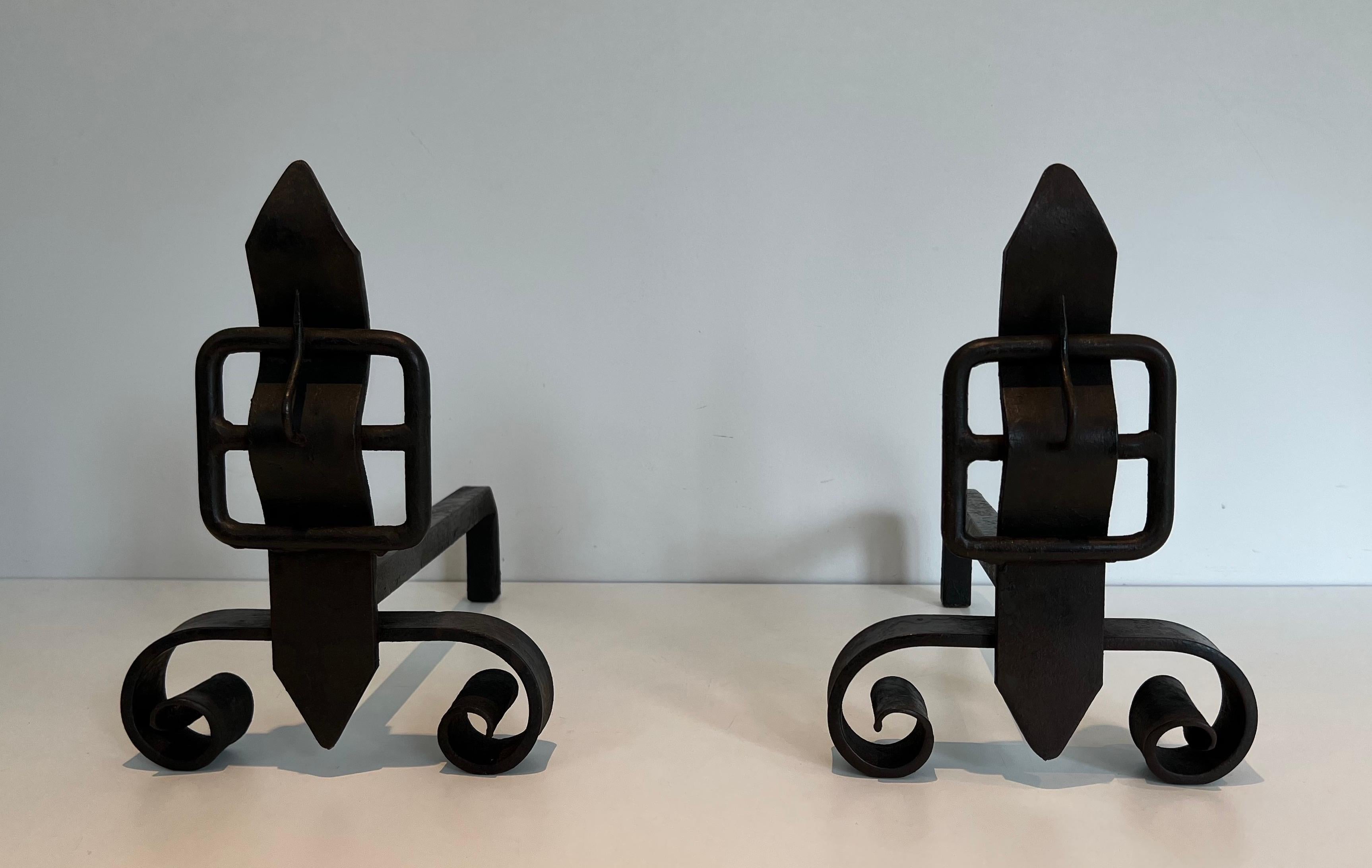 Paire de chenets de ceinture modernistes en fer forgé en vente 6