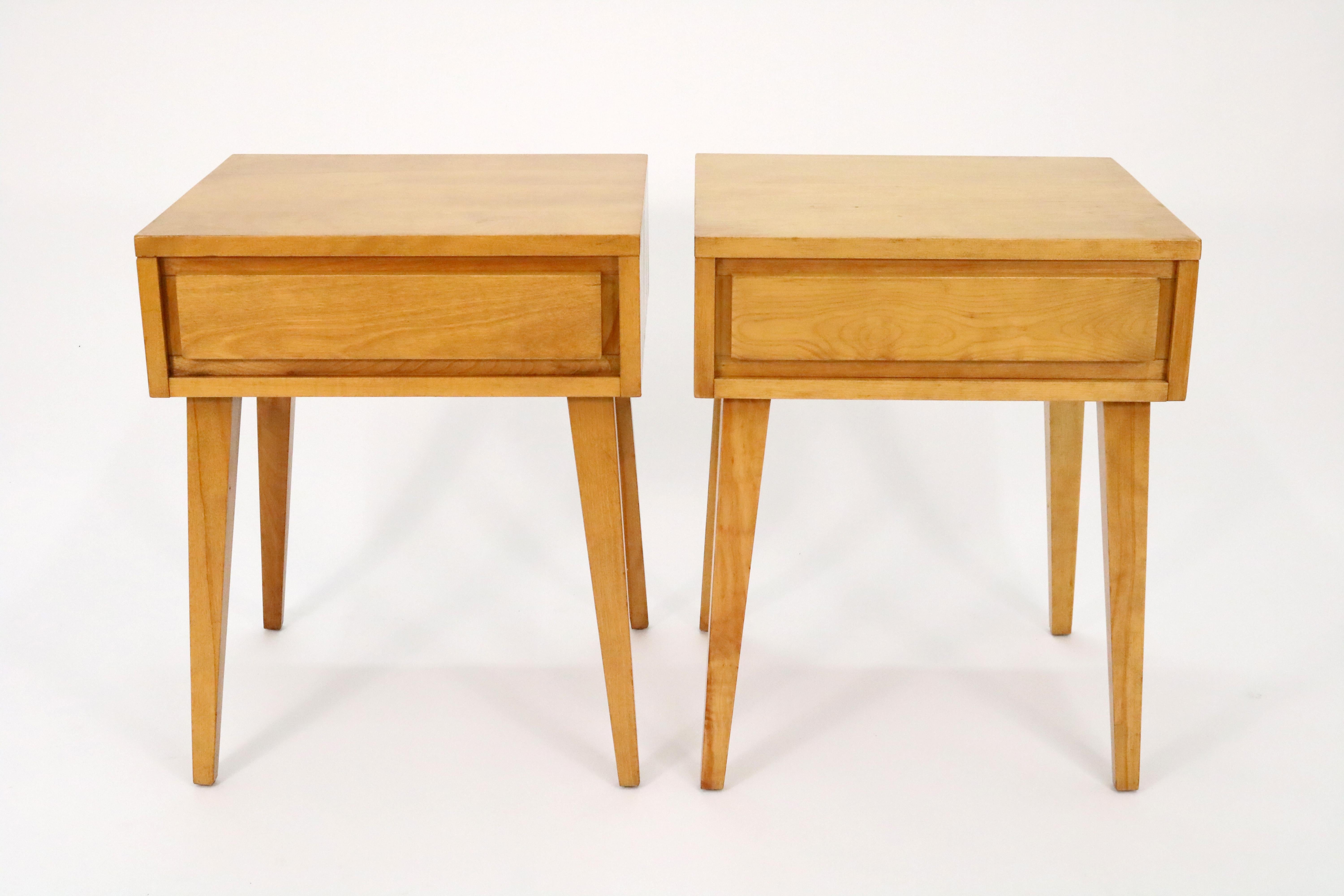 Mid-Century Modern Pair of 'Modernmates' Night Stands by Leslie Diamond for Conant Ball
