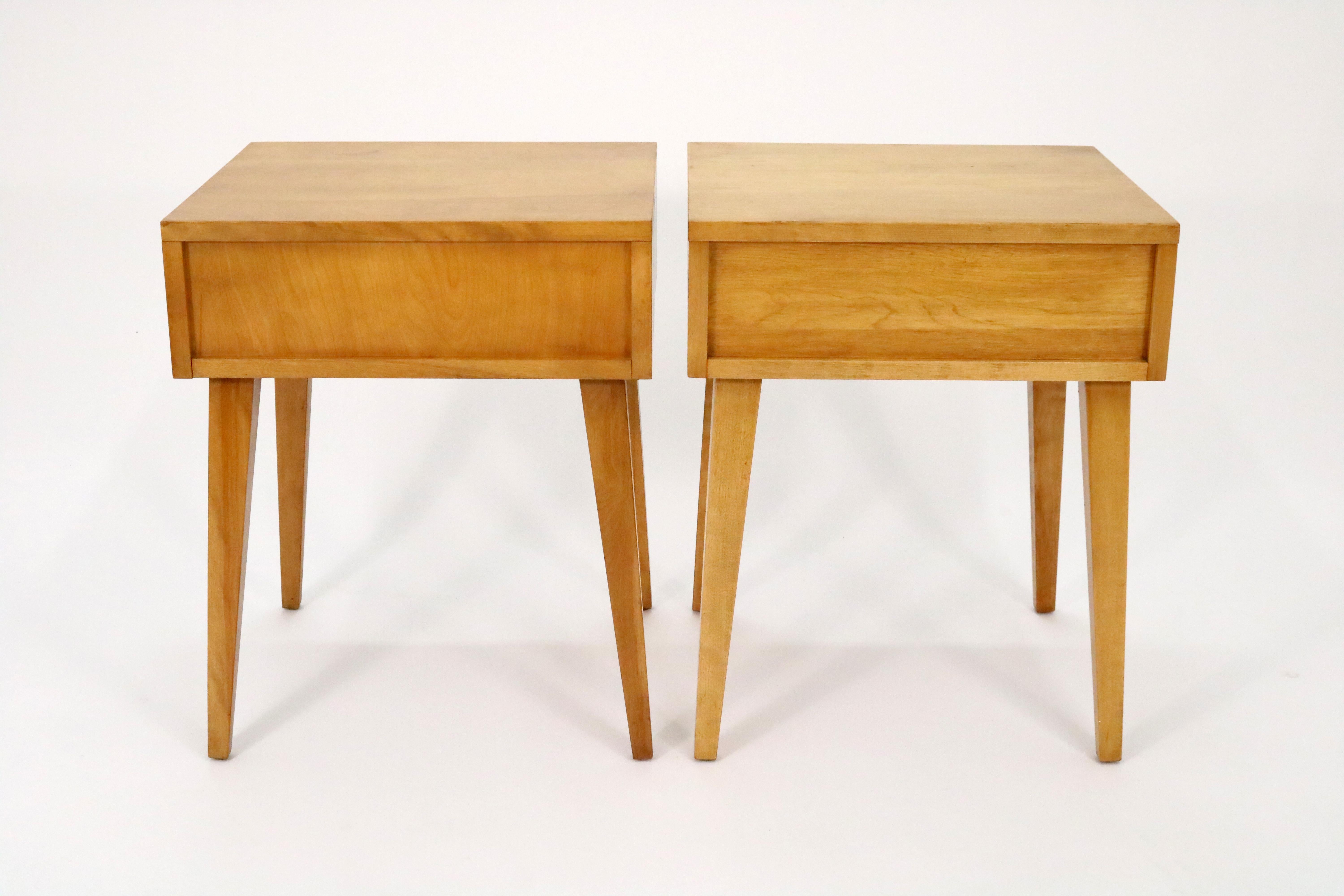 Pair of 'Modernmates' Night Stands by Leslie Diamond for Conant Ball In Good Condition In Littleton, CO
