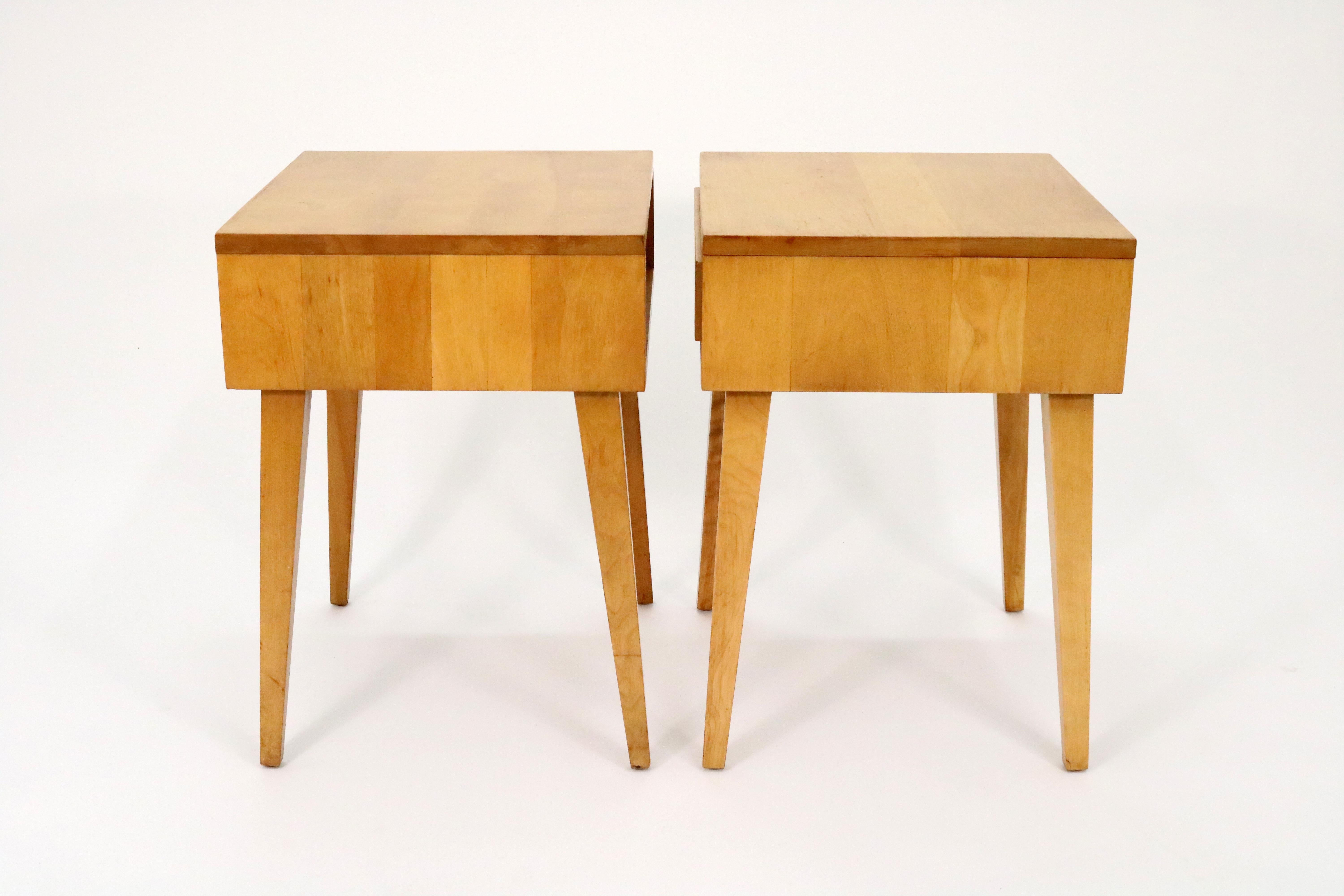 Mid-20th Century Pair of 'Modernmates' Night Stands by Leslie Diamond for Conant Ball