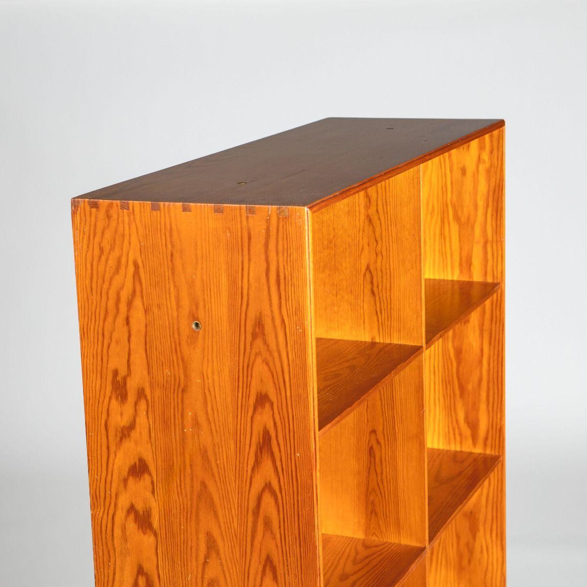 XX secolo Coppia di librerie in pino Mogens Koch di Rud. Rasmussen in vendita