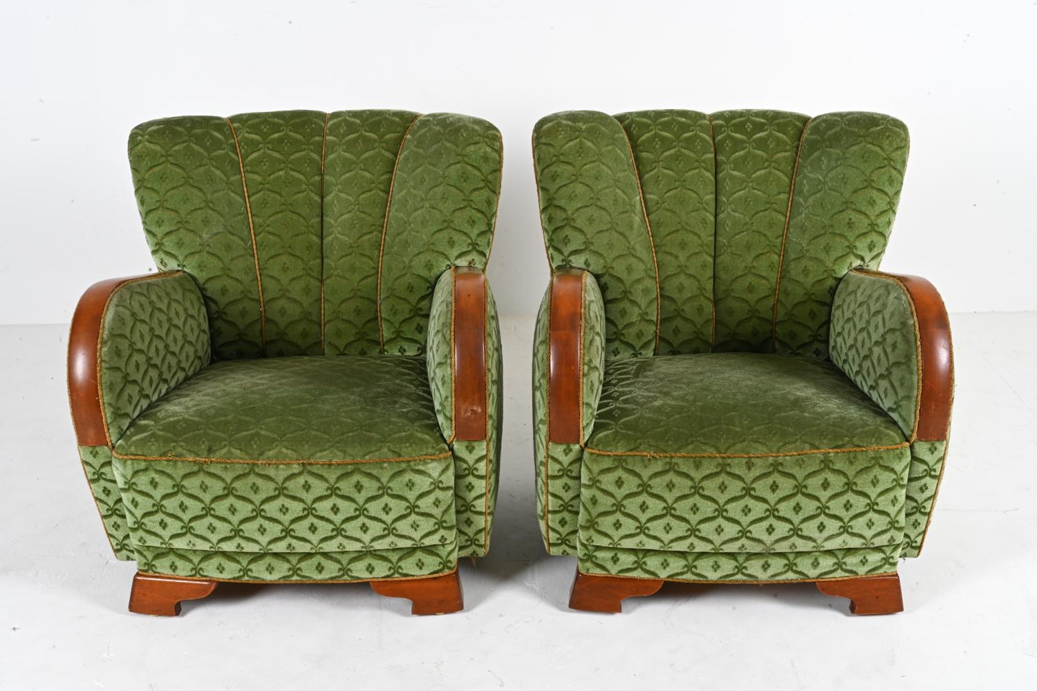 Danois Paire de fauteuils club danois du milieu du siècle dernier de style Mogens Lassen, années 1940 en vente