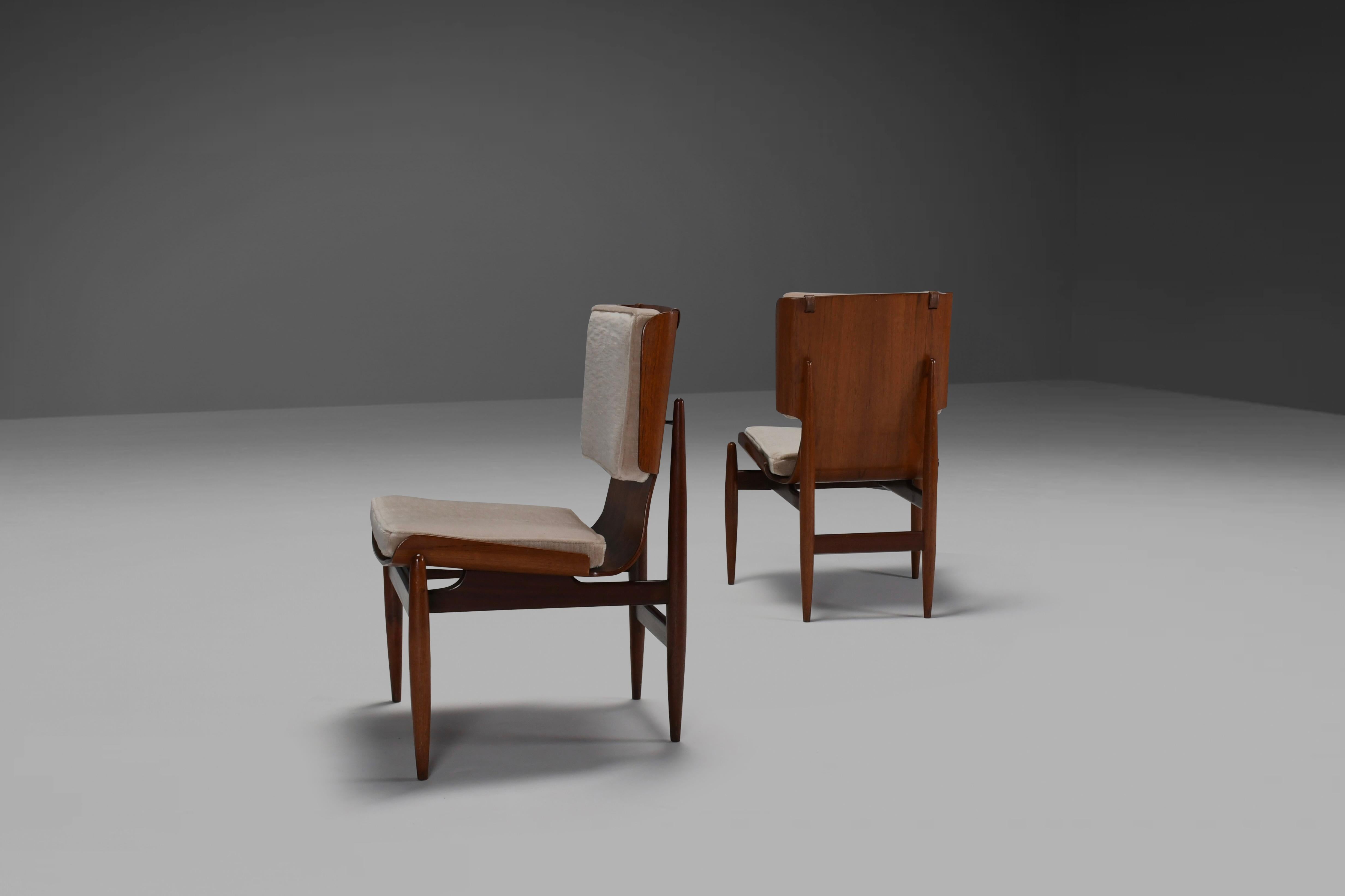 Italian Pair of Mohair and Plywood Chairs by Barovero Turino, Italy 1960s For Sale