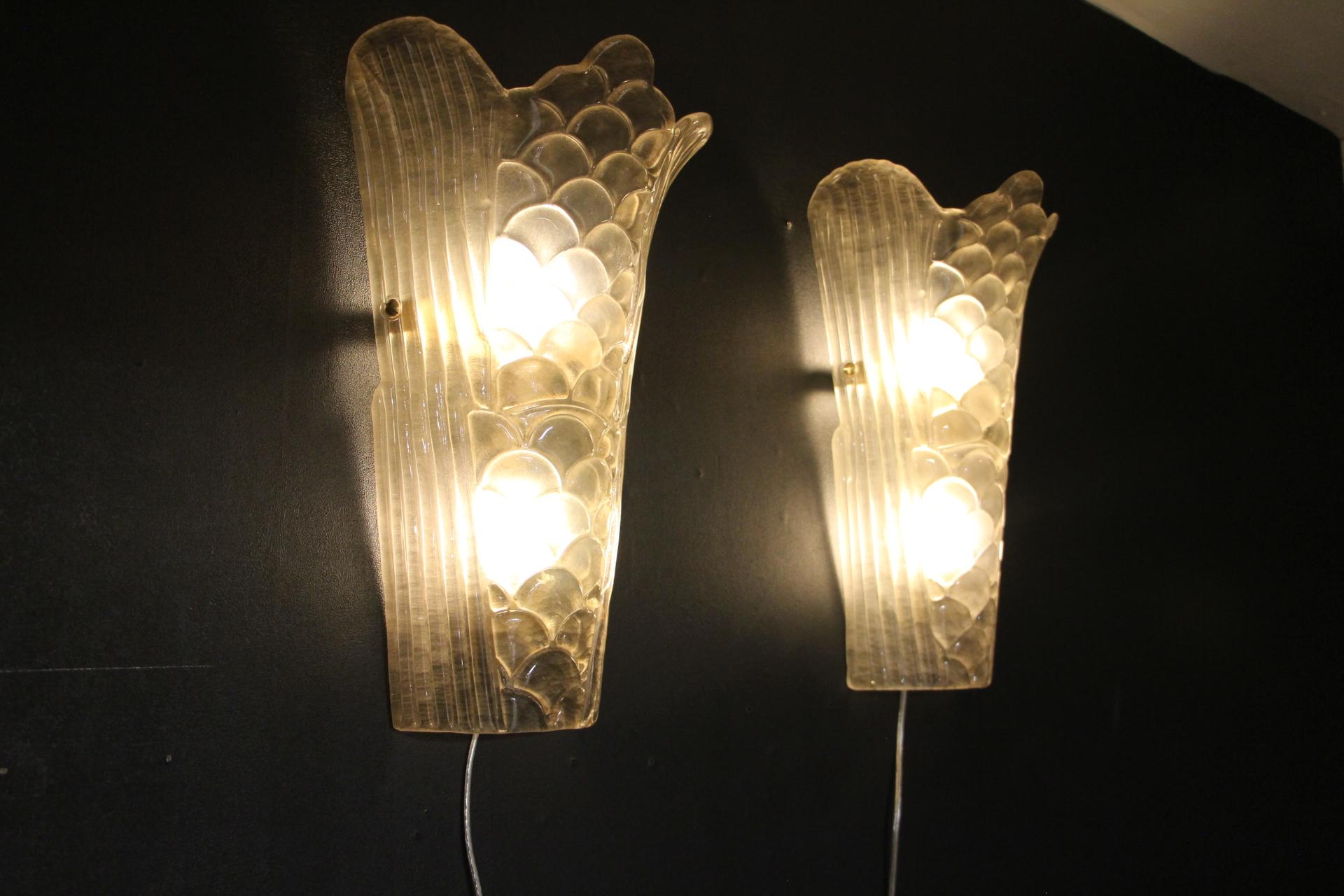 Pair of Molded Clear Frosted Murano Glass Wall Lights, Art Deco Glass Sconces For Sale 7