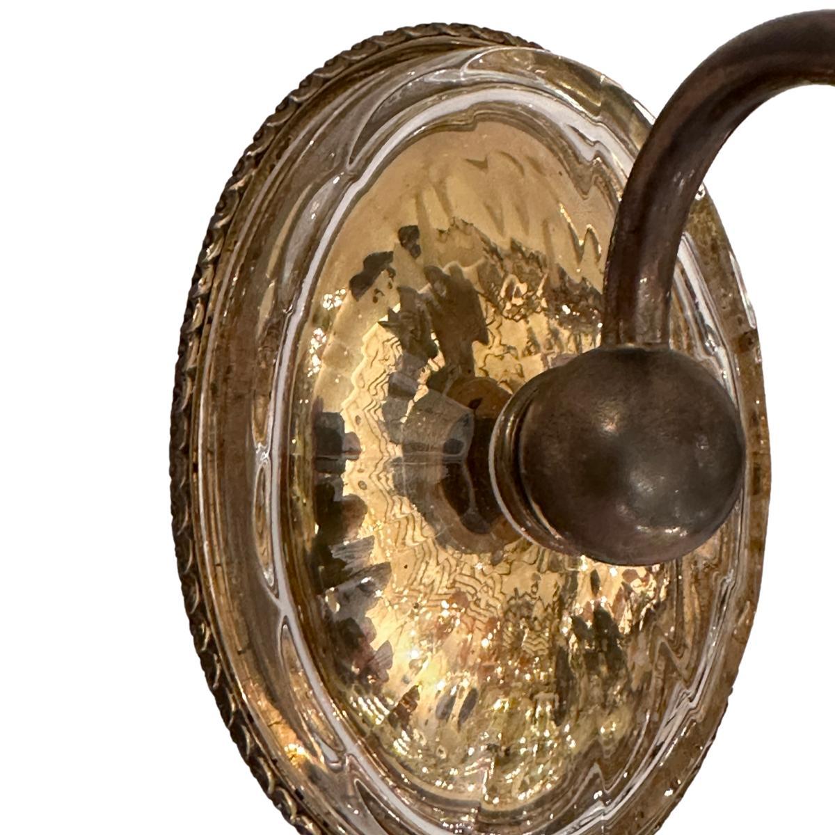 Anglais Pair of Molded Glass Sconces en vente