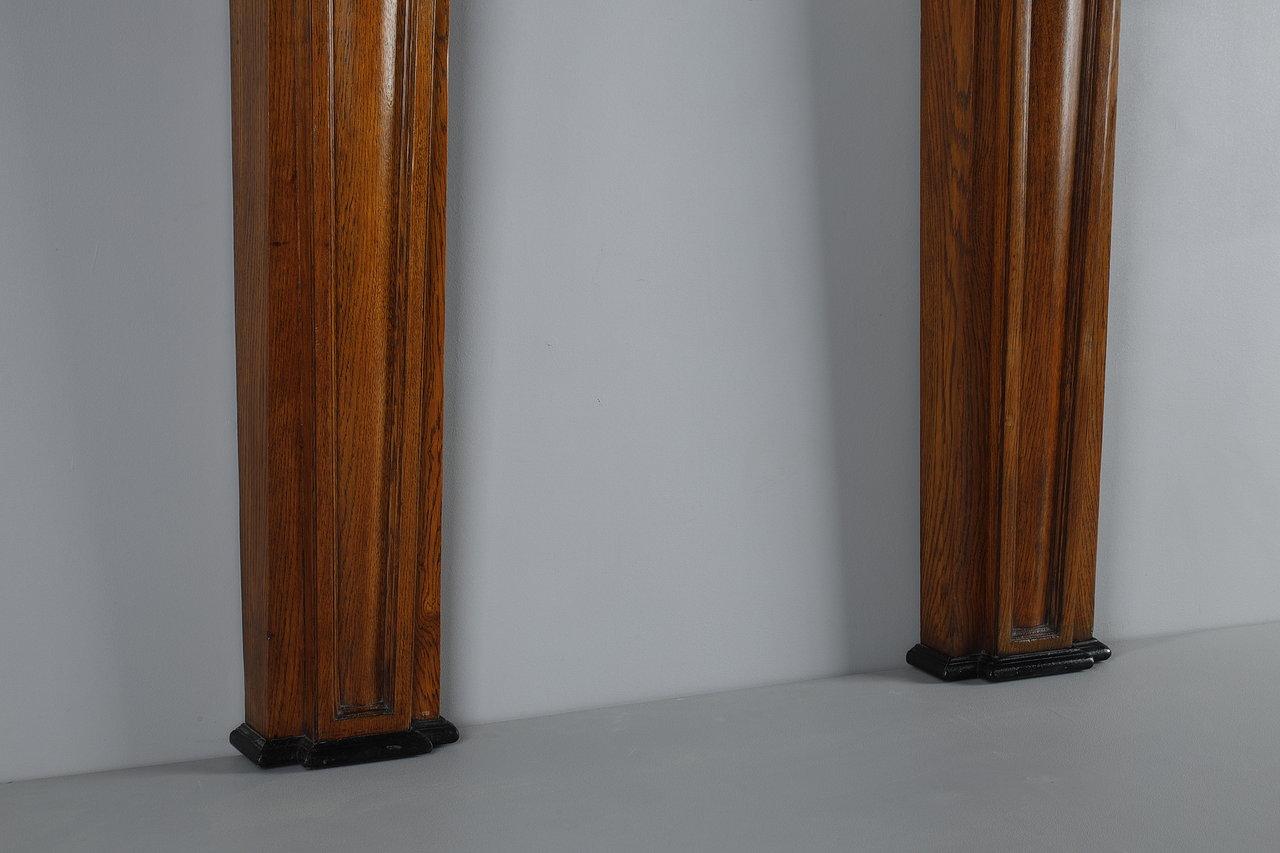 Pair of Molded Oak Columns with a Lamp in the Art Deco Style, 20th Century 6