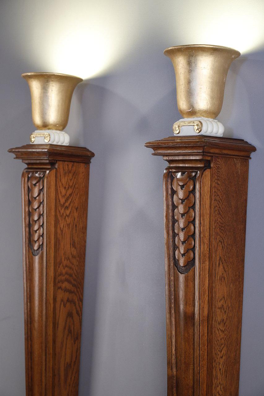Pair of Molded Oak Columns with a Lamp in the Art Deco Style, 20th Century 10